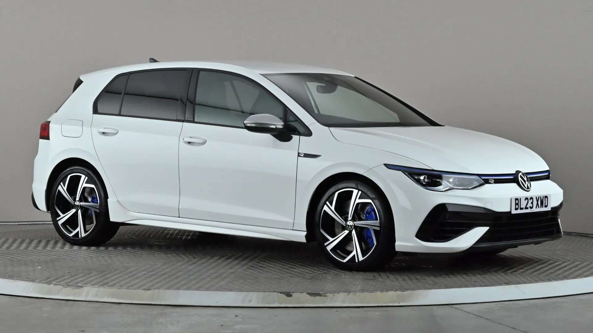A 2023 VOLKSWAGEN GOLF 2.0 TSI 320 R 4Motion DSG A 2023 VOLKSWAGEN GOLF 2.0 TSI 320 R 4Motion DSG