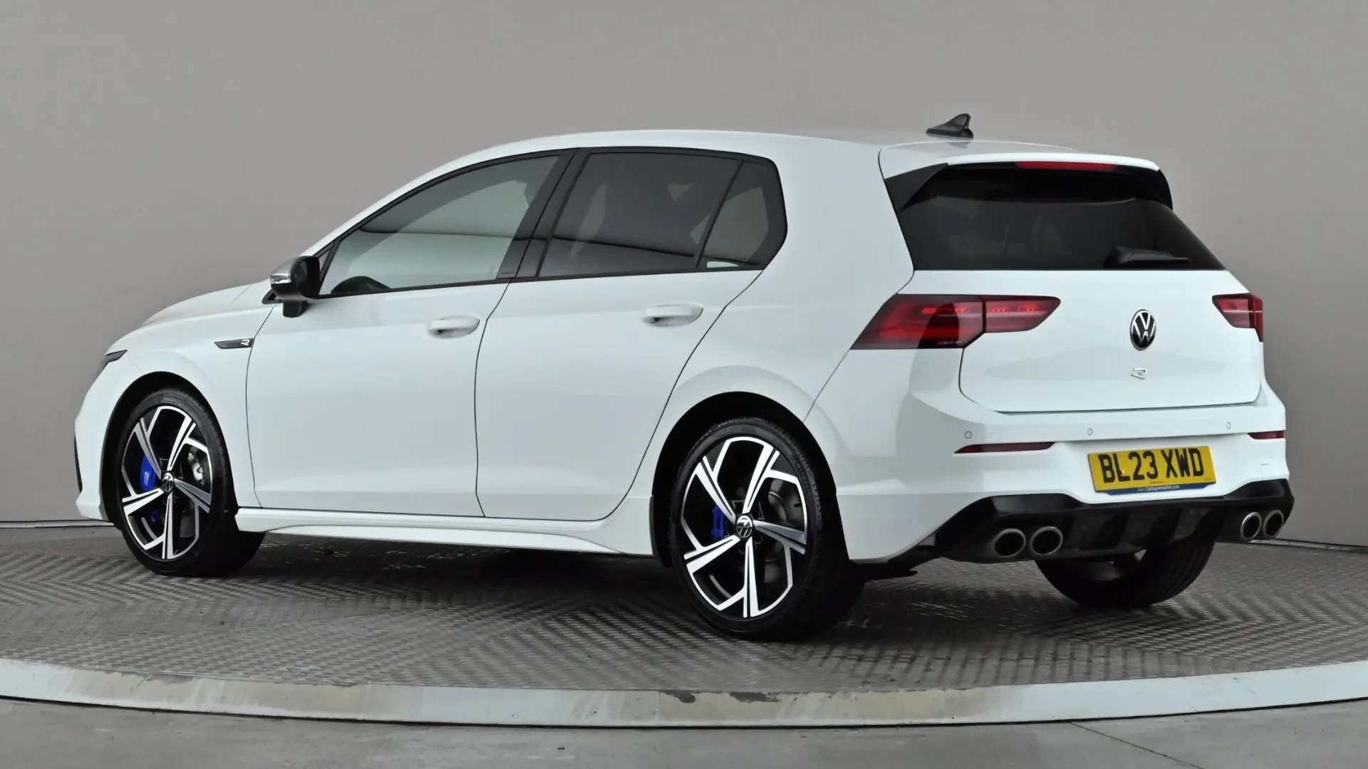A 2023 VOLKSWAGEN GOLF 2.0 TSI 320 R 4Motion DSG A 2023 VOLKSWAGEN GOLF 2.0 TSI 320 R 4Motion DSG