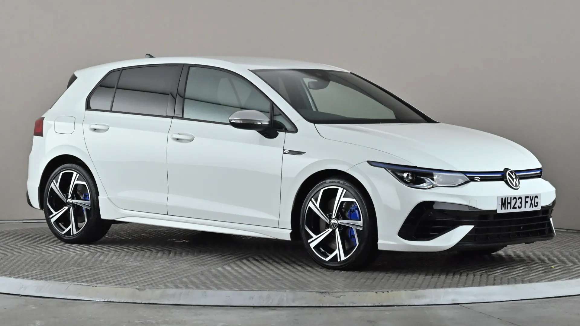 A 2023 VOLKSWAGEN GOLF 2.0 TSI 320 R 4Motion DSG A 2023 VOLKSWAGEN GOLF 2.0 TSI 320 R 4Motion DSG