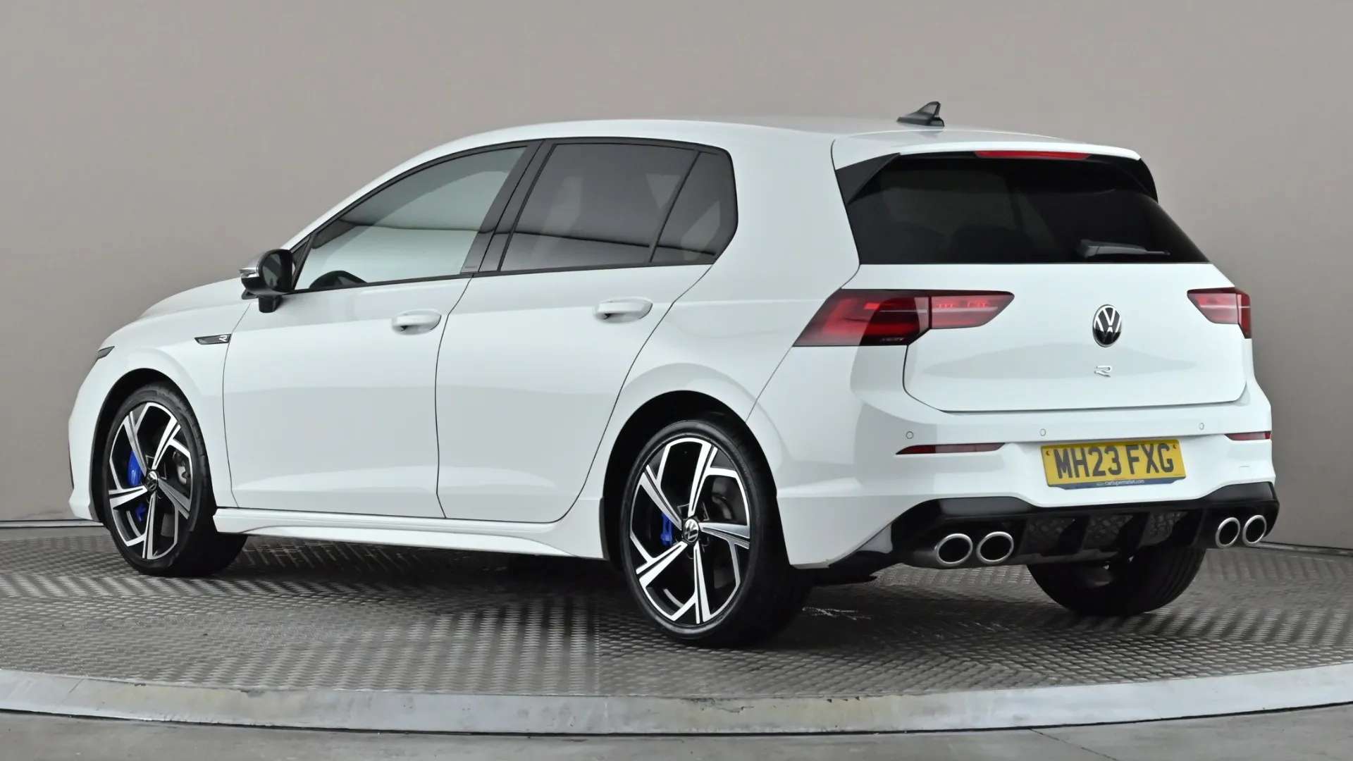 A 2023 VOLKSWAGEN GOLF 2.0 TSI 320 R 4Motion DSG A 2023 VOLKSWAGEN GOLF 2.0 TSI 320 R 4Motion DSG