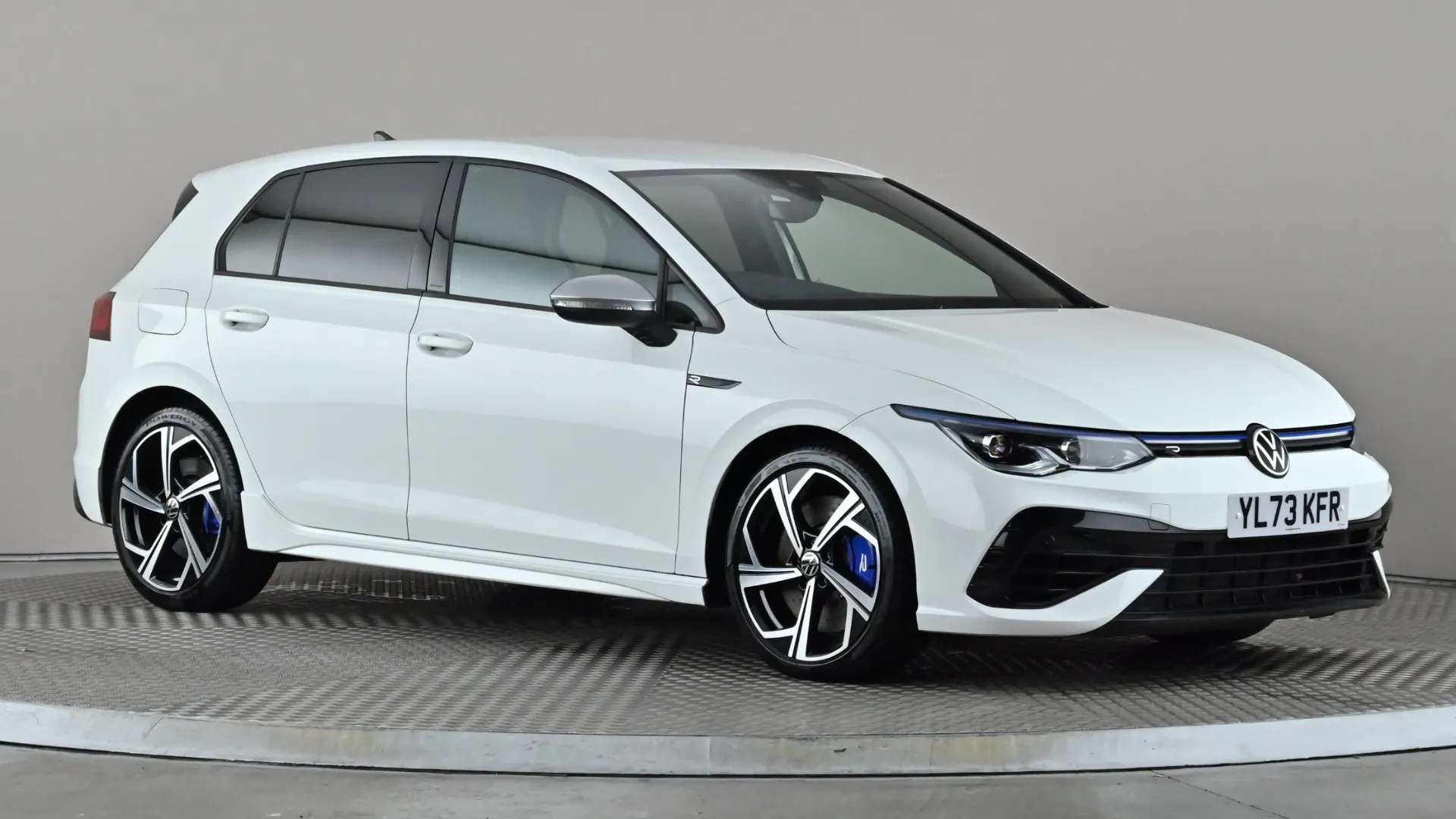 A 2024 VOLKSWAGEN GOLF 2.0 TSI 320 R 4Motion DSG A 2024 VOLKSWAGEN GOLF 2.0 TSI 320 R 4Motion DSG