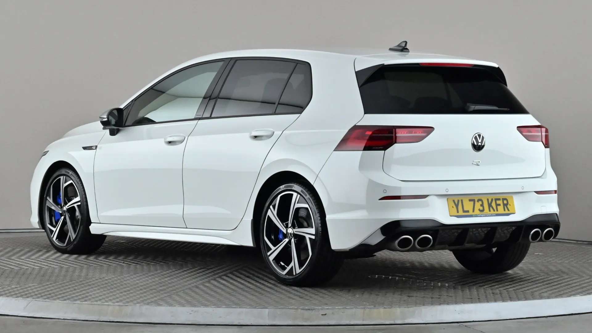 A 2024 VOLKSWAGEN GOLF 2.0 TSI 320 R 4Motion DSG A 2024 VOLKSWAGEN GOLF 2.0 TSI 320 R 4Motion DSG