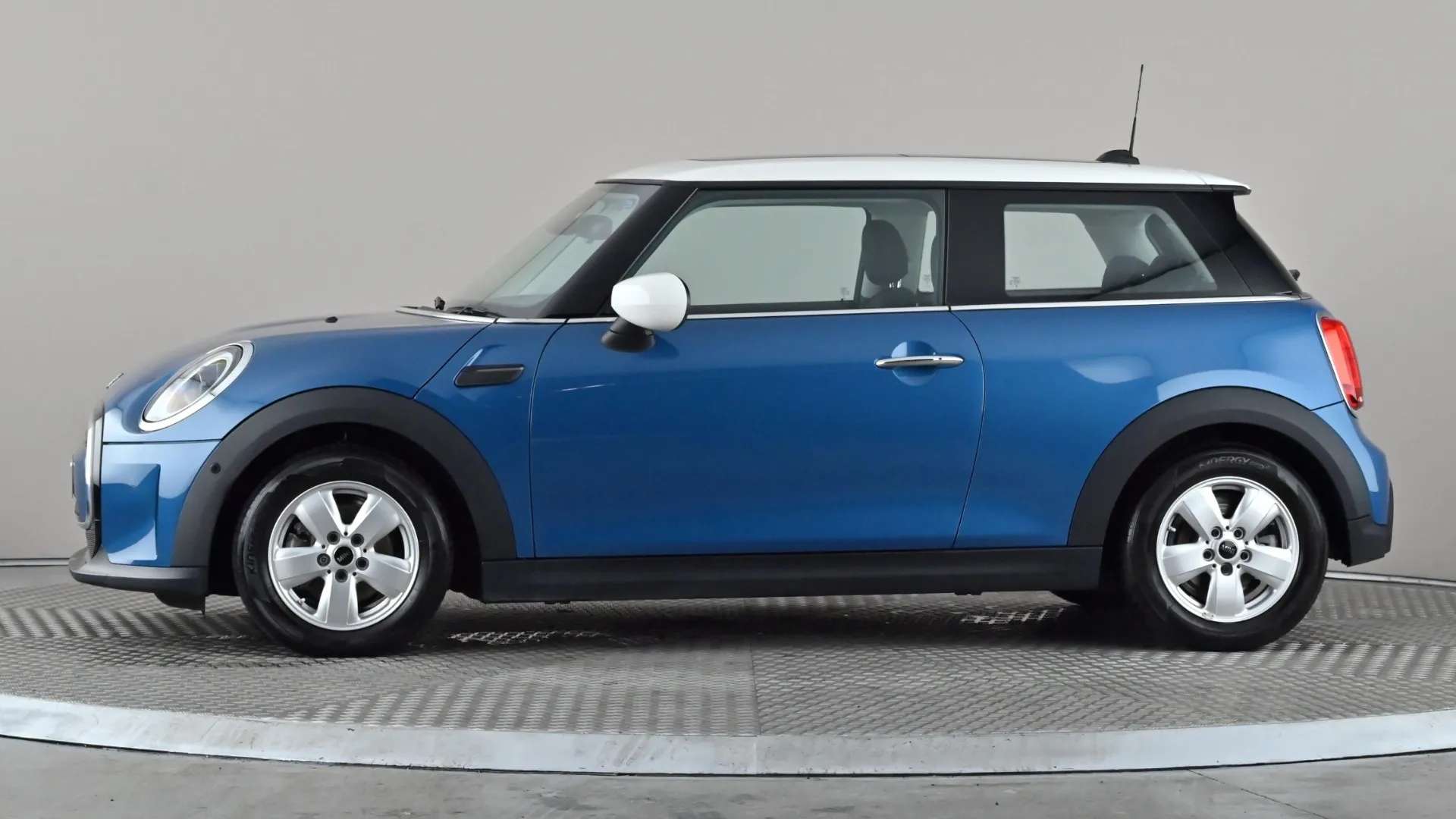A 2023 MINI HATCH 1.5 Cooper Classic Auto A 2023 MINI HATCH 1.5 Cooper Classic Auto
