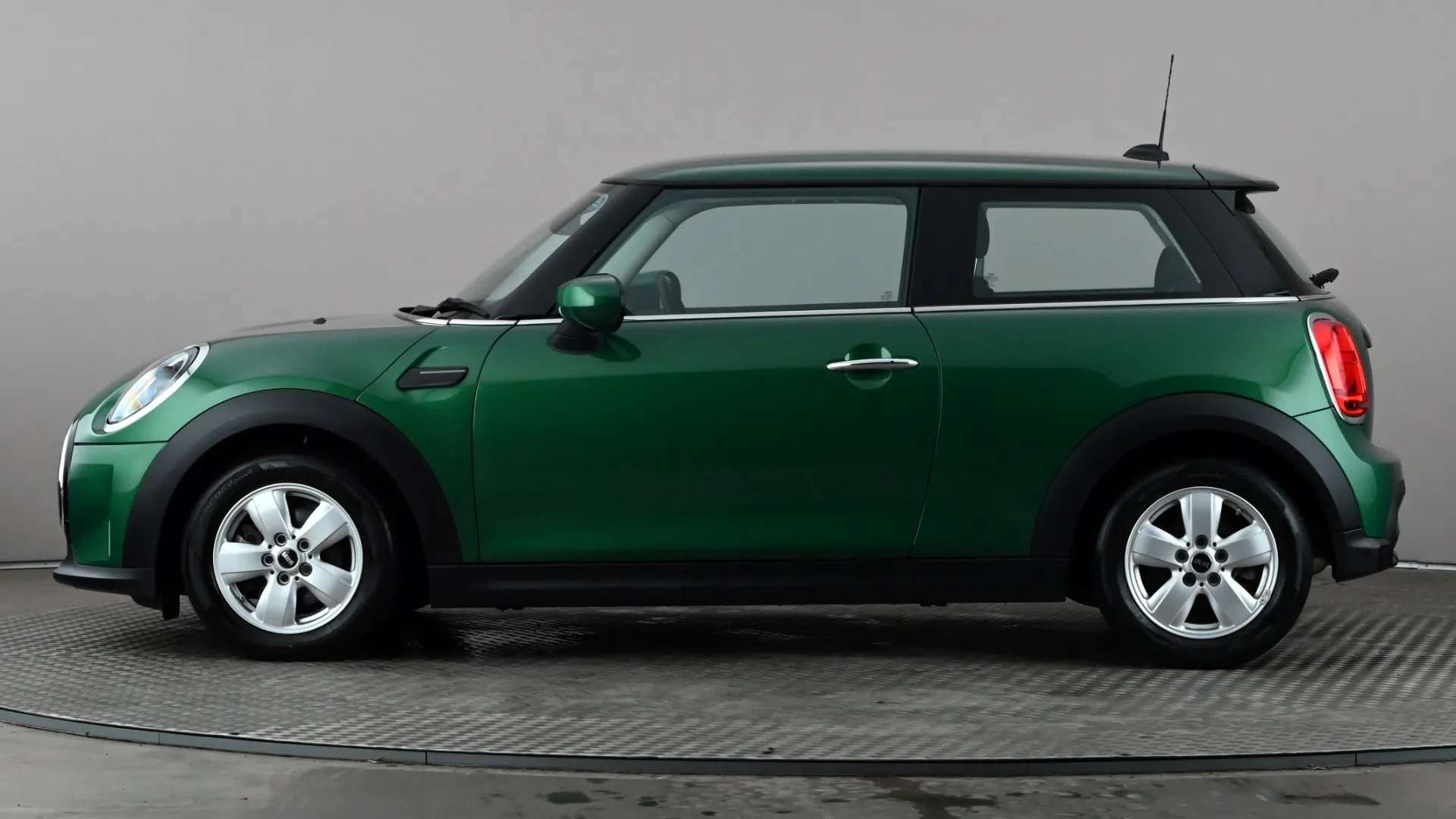 A 2023 MINI HATCH 1.5 Cooper Classic Auto A 2023 MINI HATCH 1.5 Cooper Classic Auto