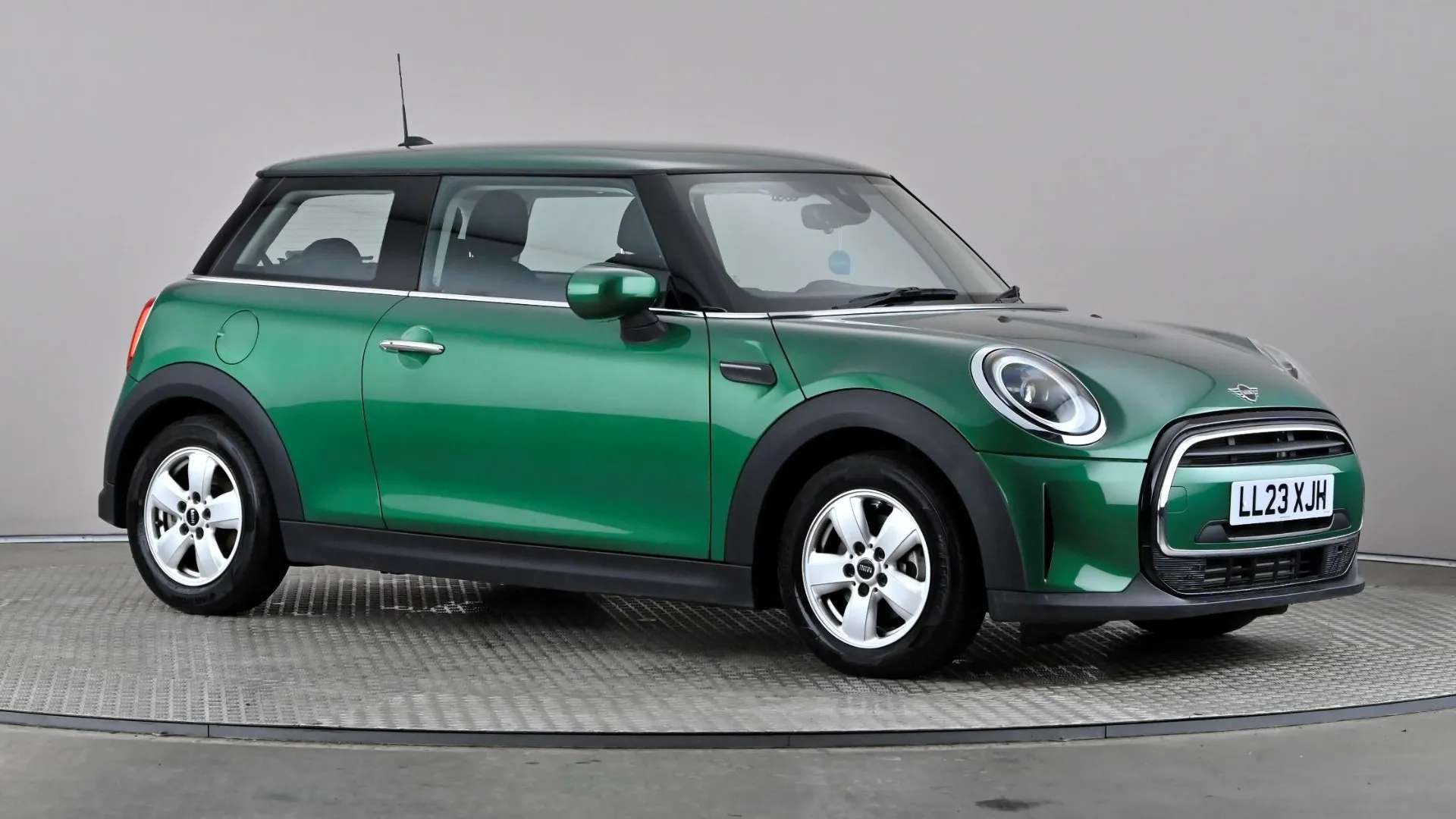 A 2023 MINI HATCH 1.5 Cooper Classic Auto A 2023 MINI HATCH 1.5 Cooper Classic Auto