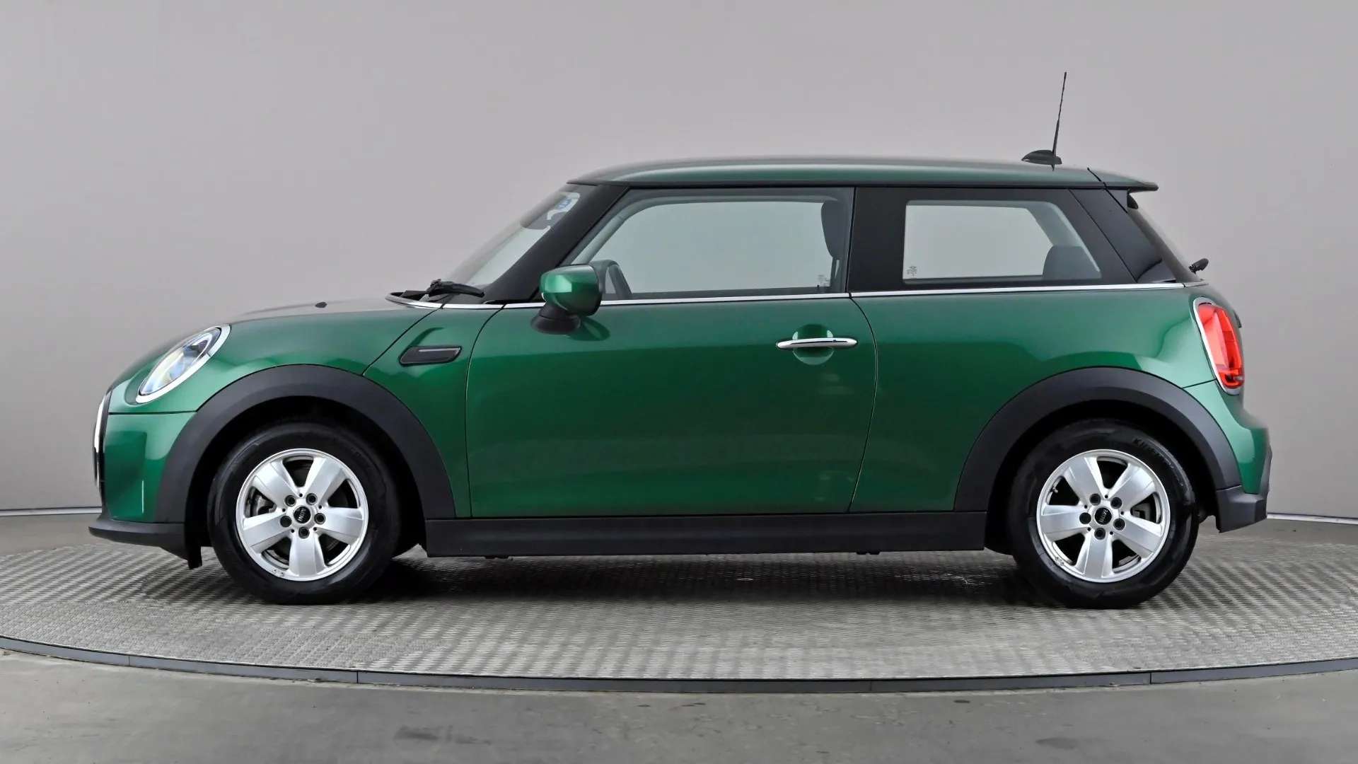 A 2023 MINI HATCH 1.5 Cooper Classic Auto A 2023 MINI HATCH 1.5 Cooper Classic Auto