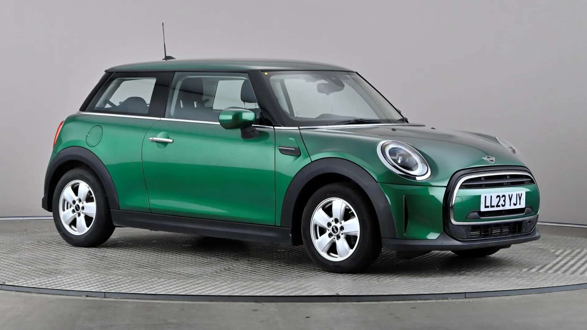 A 2023 MINI HATCH 1.5 Cooper Classic Auto A 2023 MINI HATCH 1.5 Cooper Classic Auto