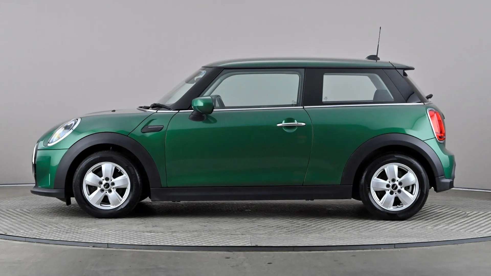 A 2023 MINI HATCH 1.5 Cooper Classic Auto A 2023 MINI HATCH 1.5 Cooper Classic Auto