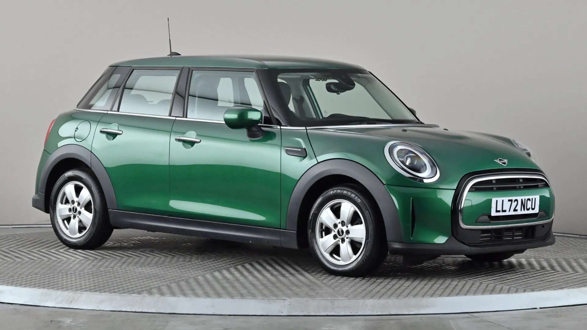 A 2022 MINI HATCH 1.5 Cooper Classic Auto A 2022 MINI HATCH 1.5 Cooper Classic Auto