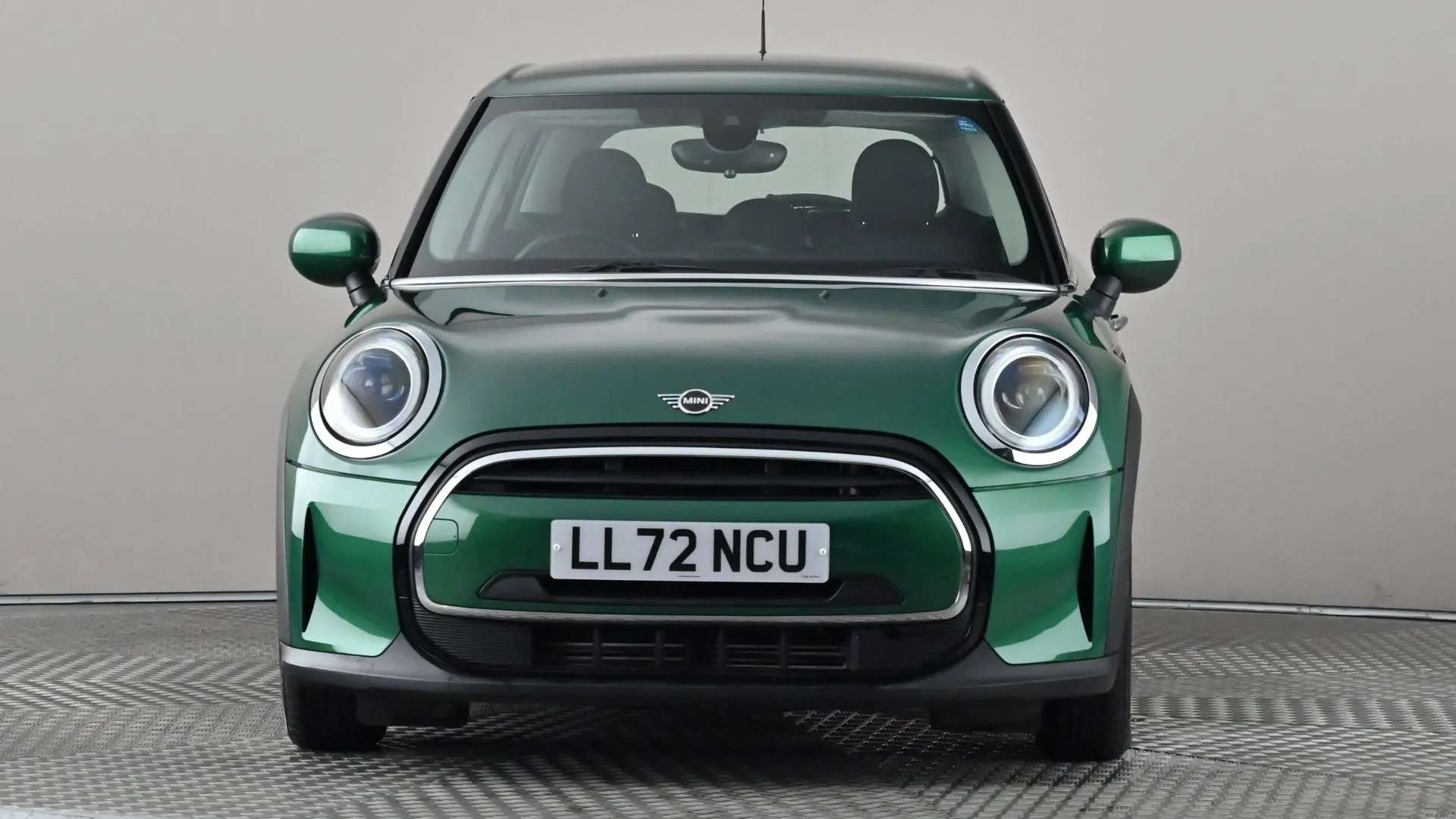 A 2022 MINI HATCH 1.5 Cooper Classic Auto A 2022 MINI HATCH 1.5 Cooper Classic Auto