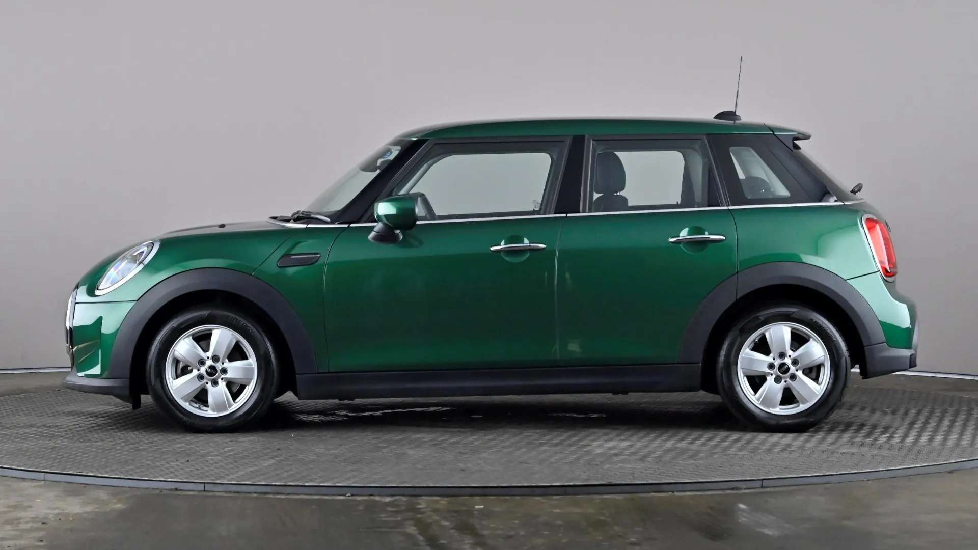 A 2022 MINI HATCH 1.5 Cooper Classic Auto A 2022 MINI HATCH 1.5 Cooper Classic Auto