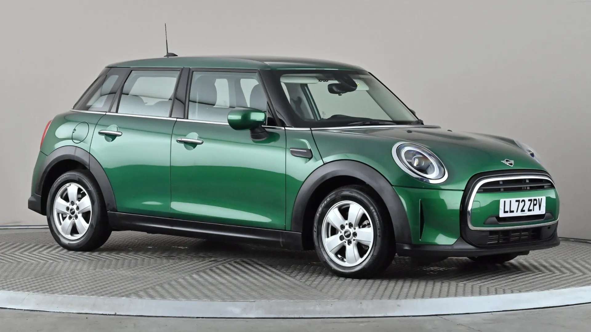 A 2022 MINI HATCH 1.5 Cooper Classic Auto A 2022 MINI HATCH 1.5 Cooper Classic Auto