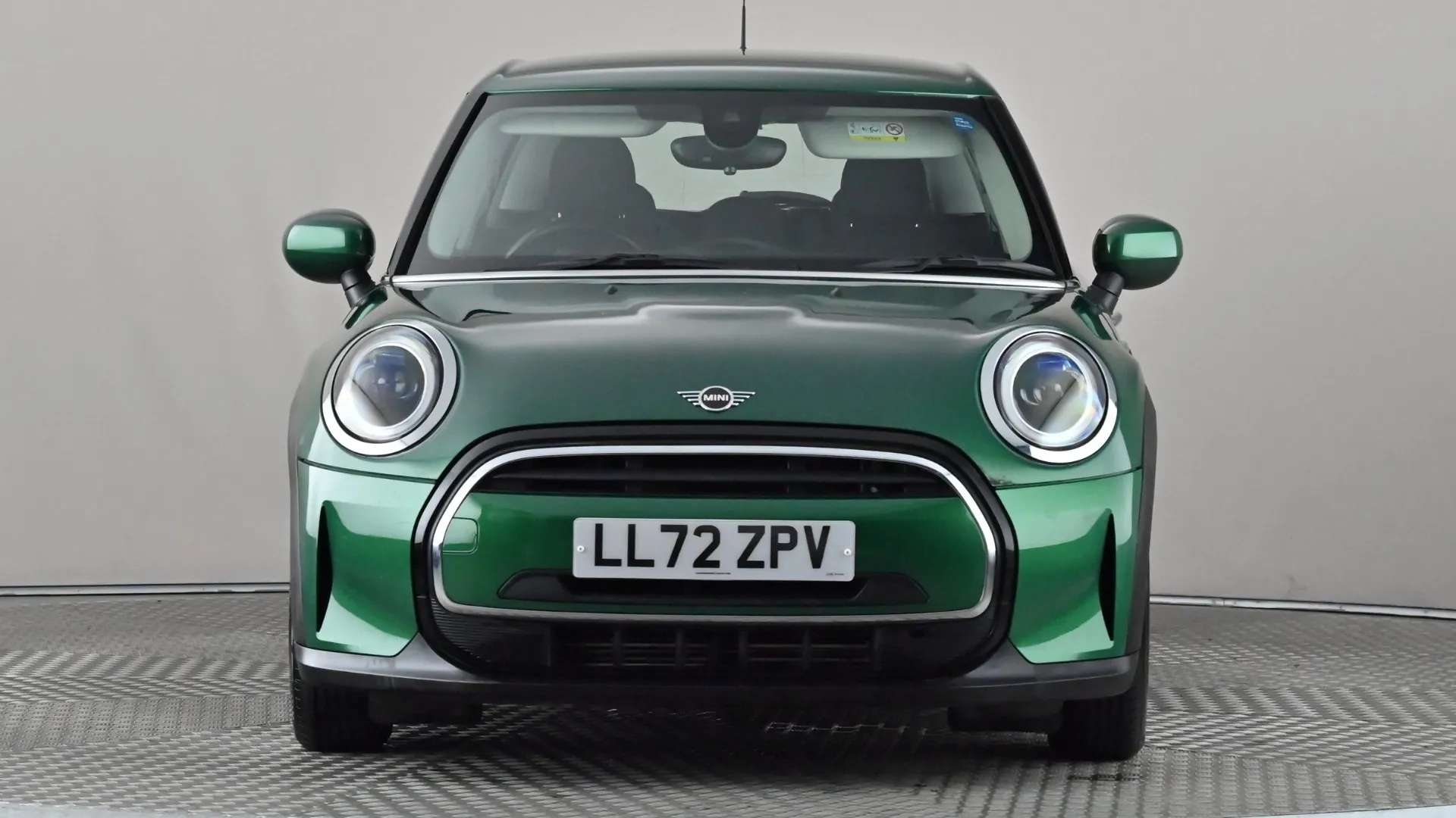 A 2022 MINI HATCH 1.5 Cooper Classic Auto A 2022 MINI HATCH 1.5 Cooper Classic Auto