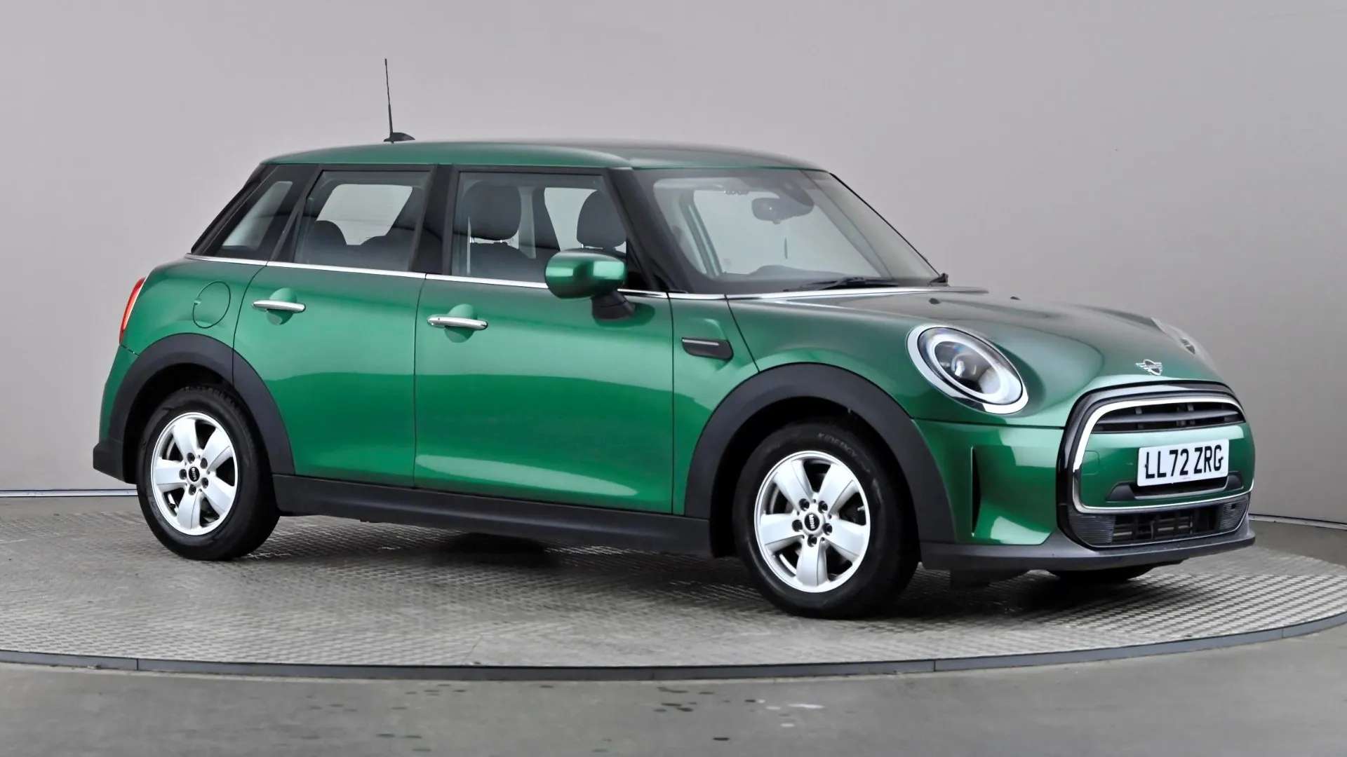 A 2022 MINI HATCH 1.5 Cooper Classic Auto A 2022 MINI HATCH 1.5 Cooper Classic Auto