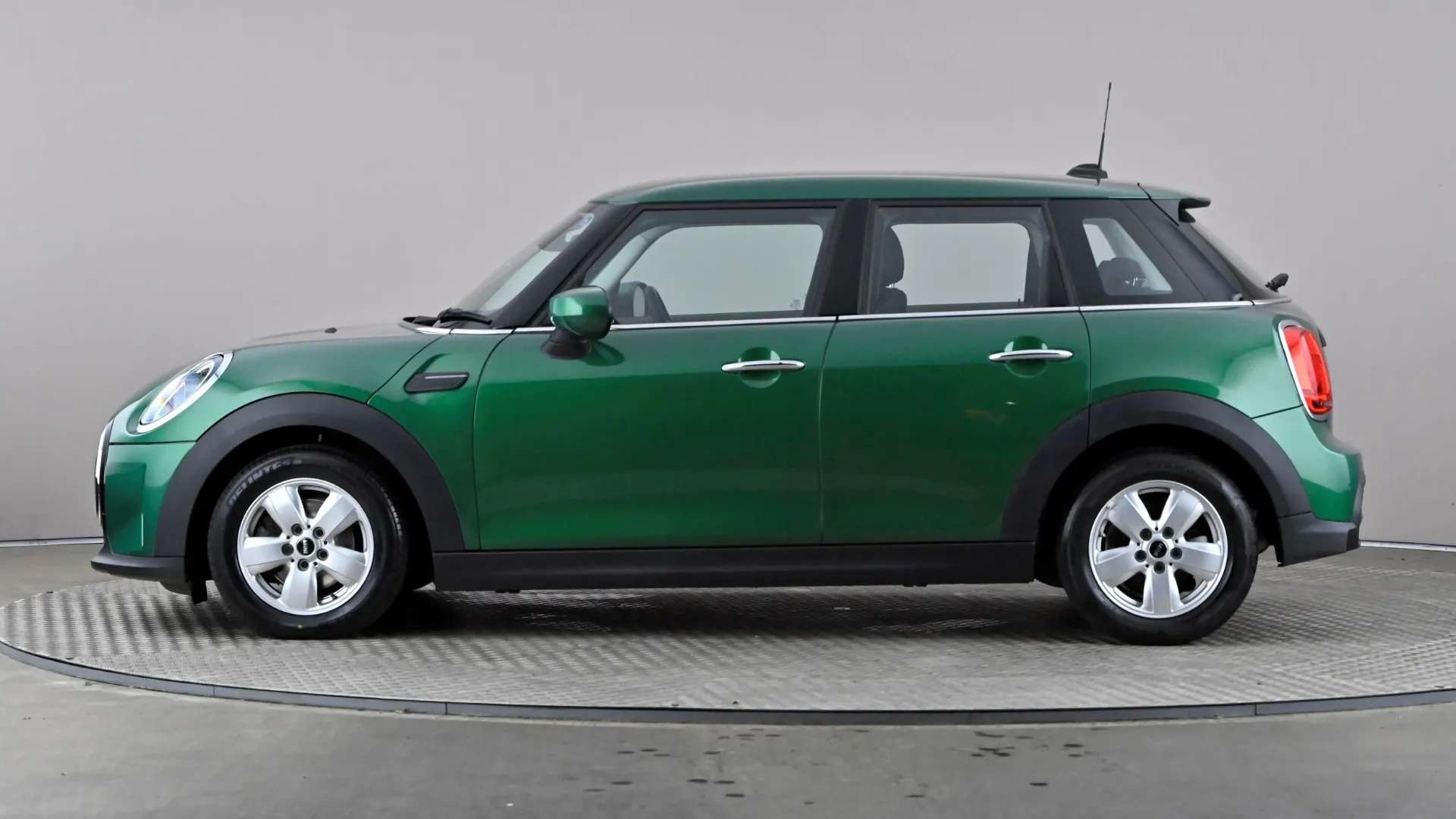 A 2022 MINI HATCH 1.5 Cooper Classic Auto A 2022 MINI HATCH 1.5 Cooper Classic Auto