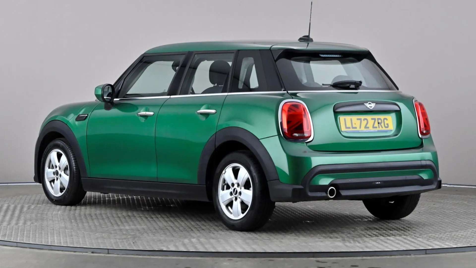 A 2022 MINI HATCH 1.5 Cooper Classic Auto A 2022 MINI HATCH 1.5 Cooper Classic Auto