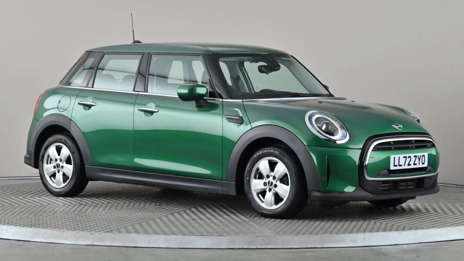 A 2022 MINI HATCH 1.5 Cooper Classic Auto A 2022 MINI HATCH 1.5 Cooper Classic Auto