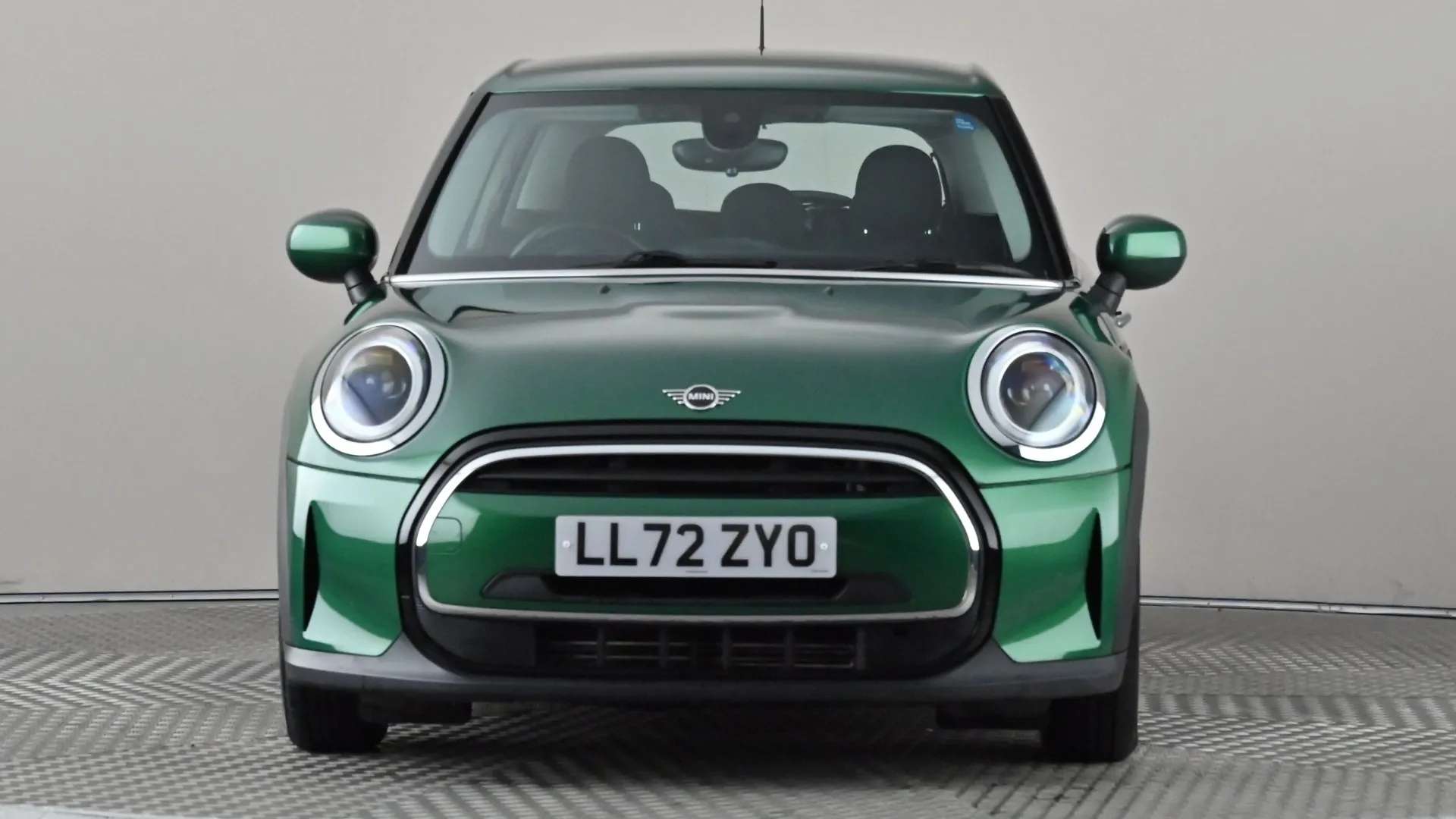A 2022 MINI HATCH 1.5 Cooper Classic Auto A 2022 MINI HATCH 1.5 Cooper Classic Auto