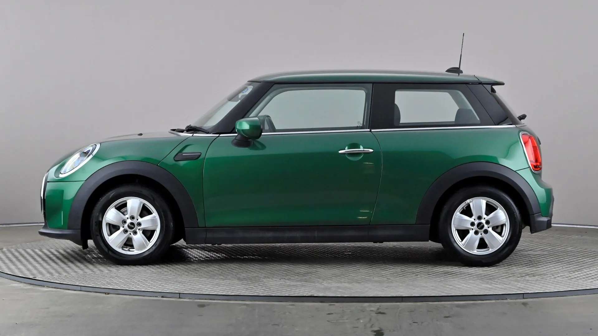 A 2023 MINI HATCH 1.5 Cooper Classic Auto A 2023 MINI HATCH 1.5 Cooper Classic Auto