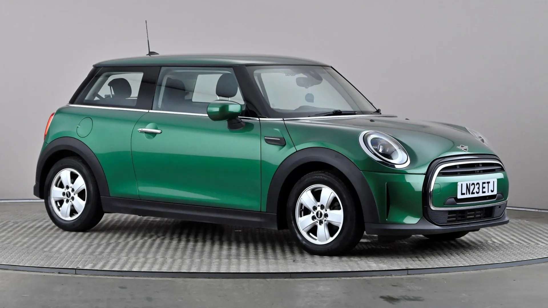 A 2023 MINI HATCH 1.5 Cooper Classic Auto A 2023 MINI HATCH 1.5 Cooper Classic Auto