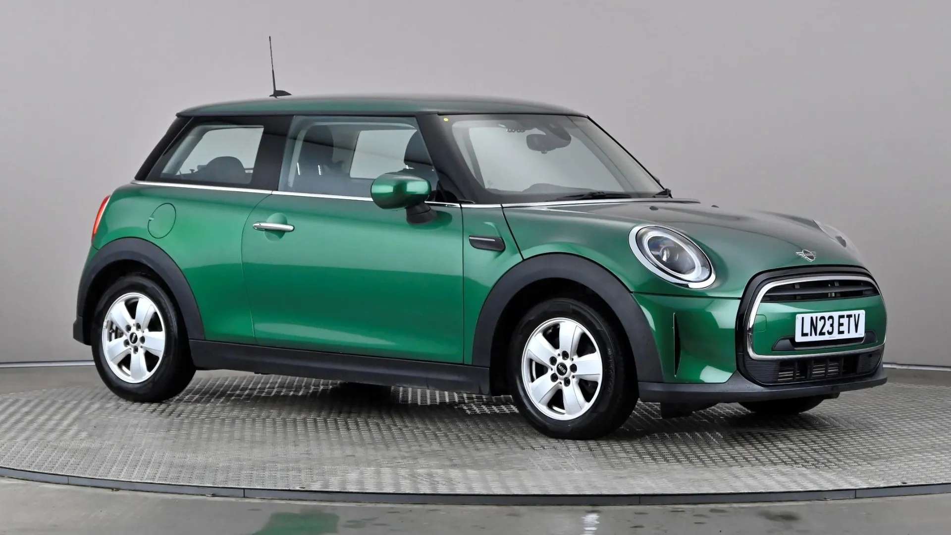 A 2023 MINI HATCH 1.5 Cooper Classic Auto A 2023 MINI HATCH 1.5 Cooper Classic Auto