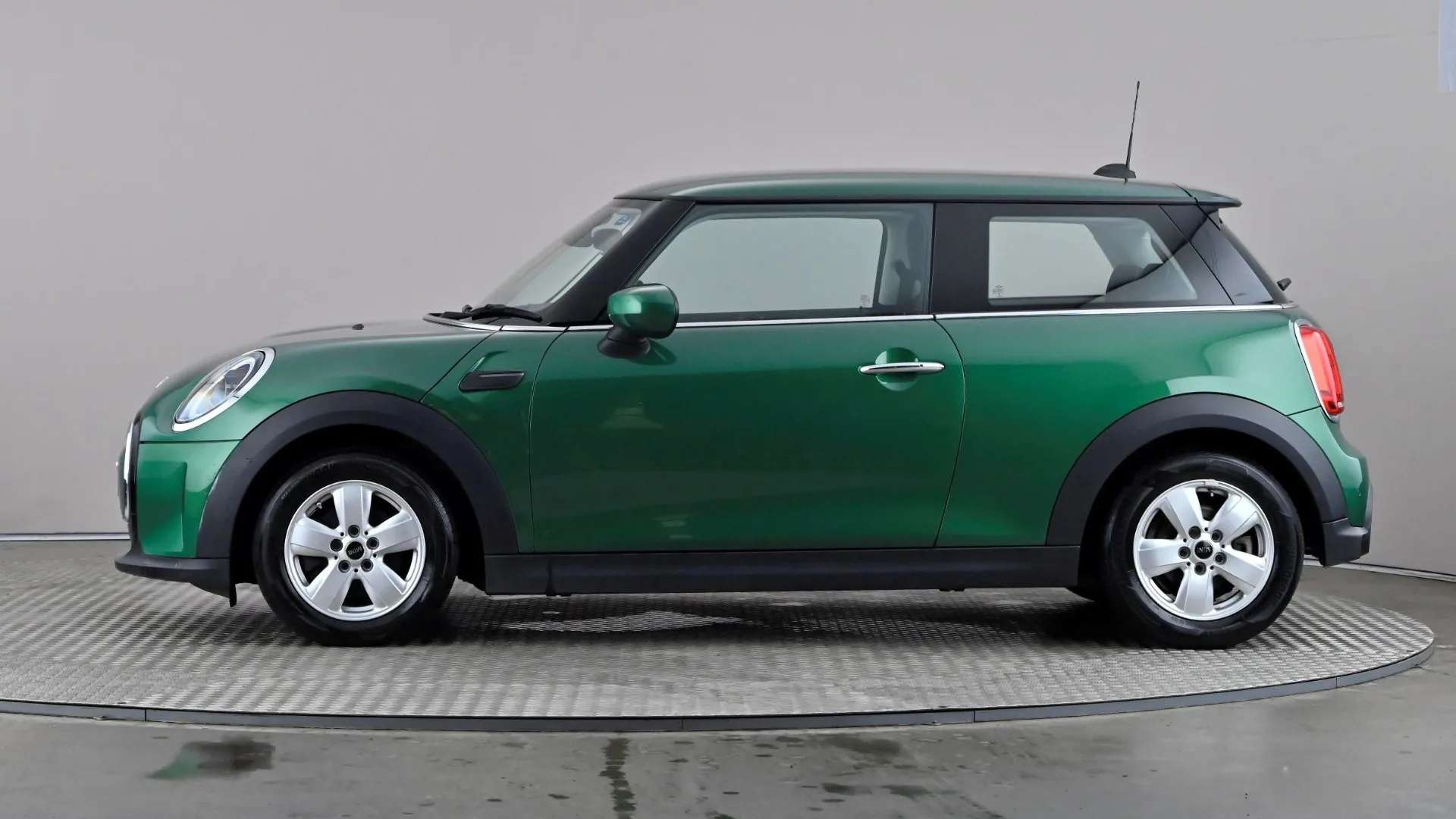 A 2023 MINI HATCH 1.5 Cooper Classic Auto A 2023 MINI HATCH 1.5 Cooper Classic Auto