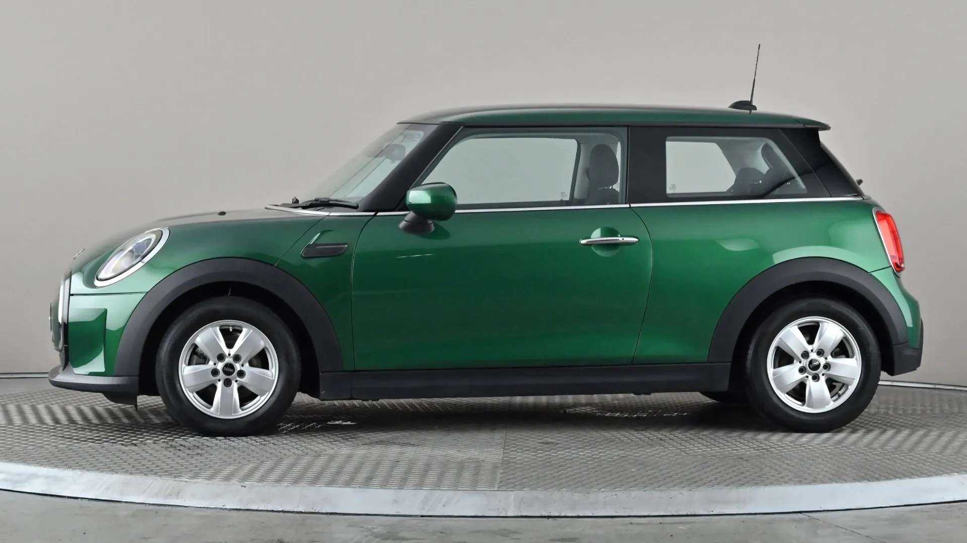 A 2023 MINI HATCH 1.5 Cooper Classic Auto A 2023 MINI HATCH 1.5 Cooper Classic Auto