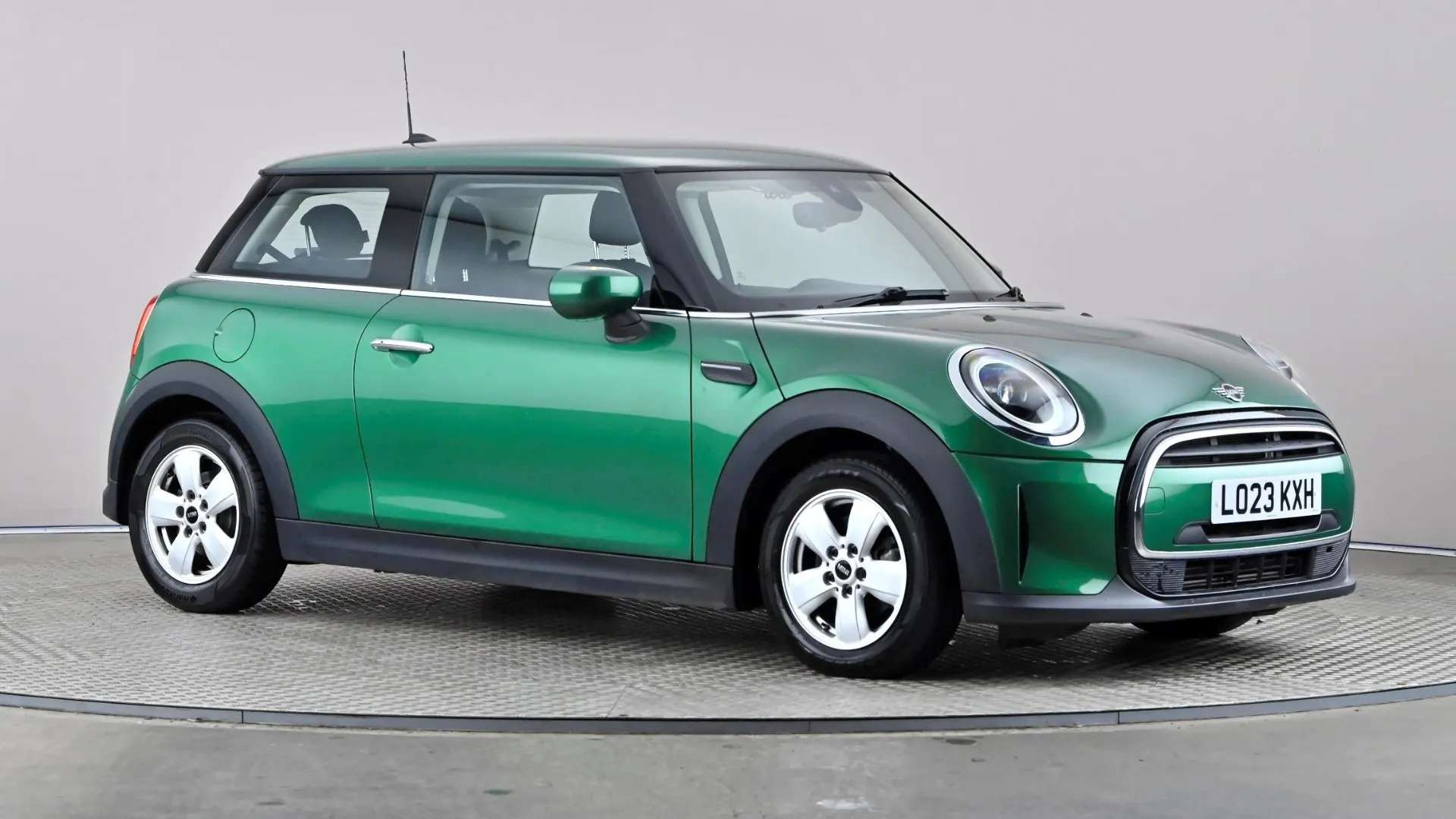 A 2023 MINI HATCH 1.5 Cooper Classic Auto A 2023 MINI HATCH 1.5 Cooper Classic Auto