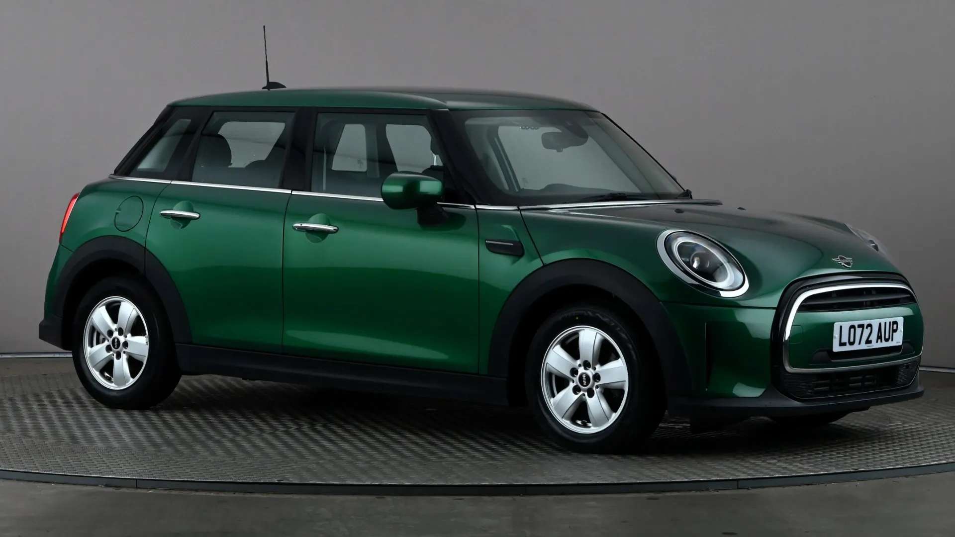 A 2022 MINI HATCH 1.5 Cooper Classic Auto A 2022 MINI HATCH 1.5 Cooper Classic Auto