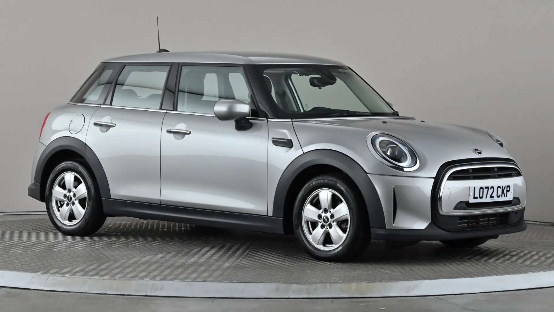 A 2022 MINI HATCH 1.5 Cooper Classic Auto A 2022 MINI HATCH 1.5 Cooper Classic Auto