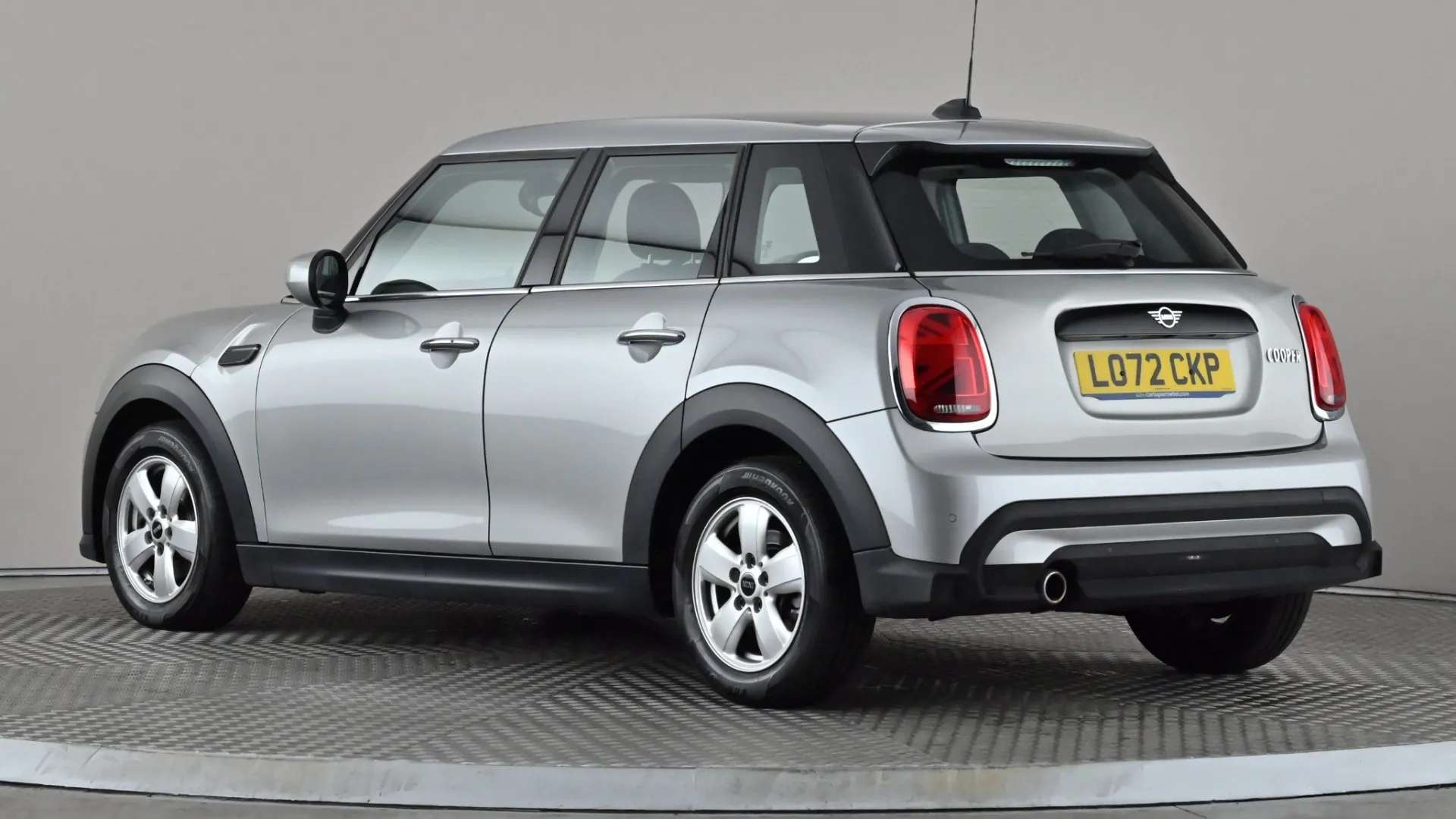 A 2022 MINI HATCH 1.5 Cooper Classic Auto A 2022 MINI HATCH 1.5 Cooper Classic Auto