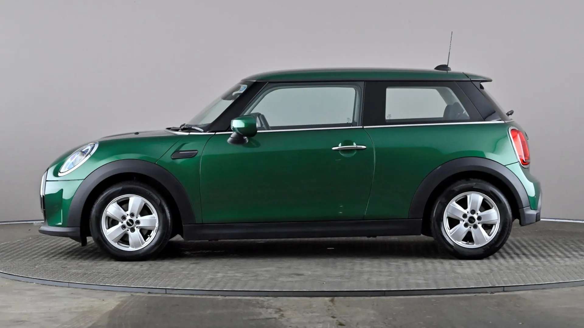 A 2023 MINI HATCH 1.5 Cooper Classic Auto A 2023 MINI HATCH 1.5 Cooper Classic Auto