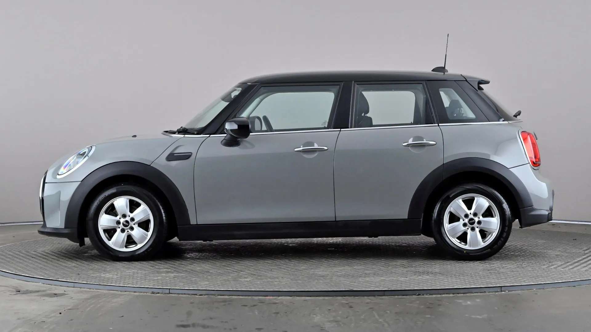 A 2021 MINI HATCH 1.5 Cooper Classic Auto A 2021 MINI HATCH 1.5 Cooper Classic Auto