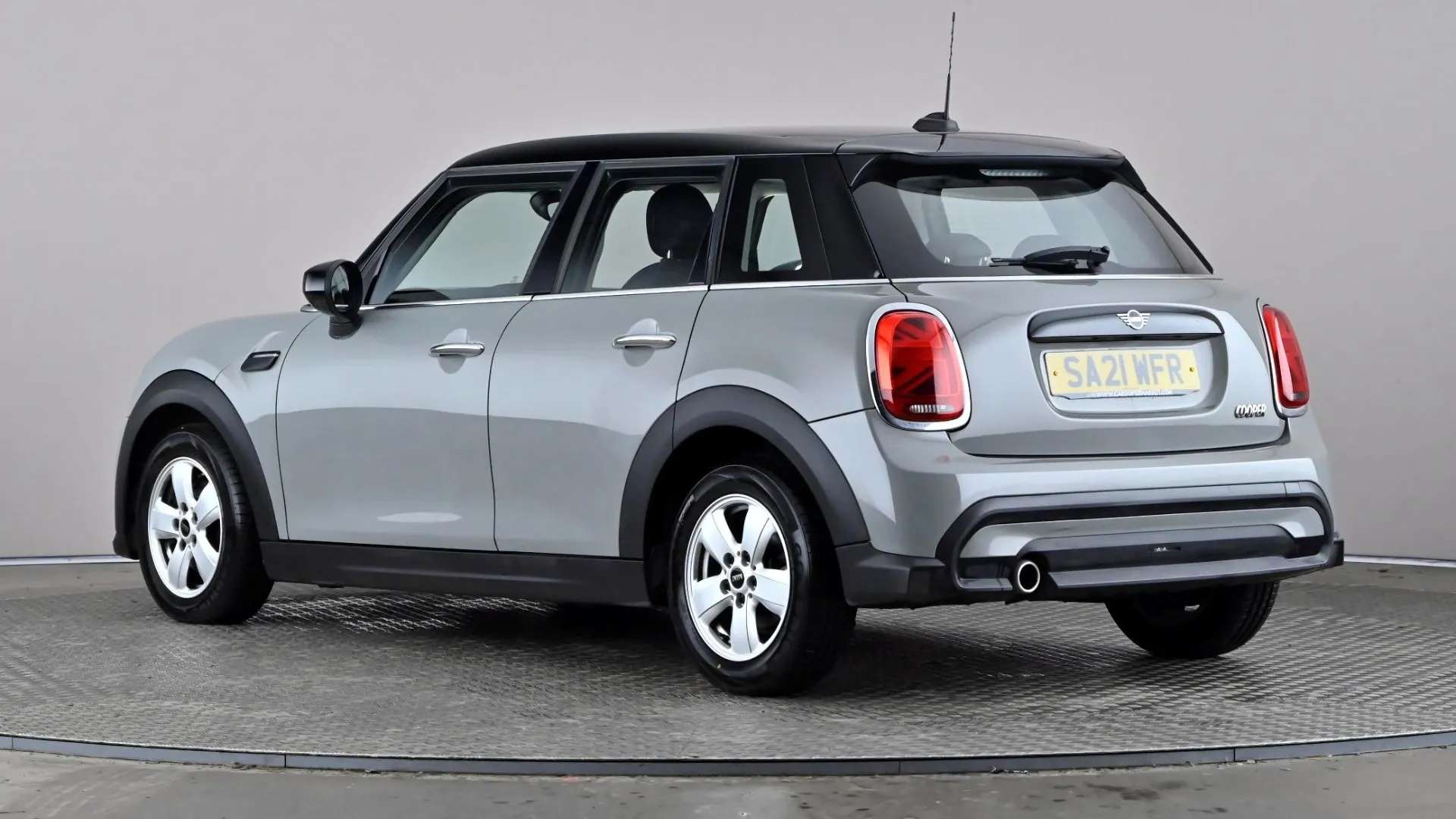 A 2021 MINI HATCH 1.5 Cooper Classic Auto A 2021 MINI HATCH 1.5 Cooper Classic Auto