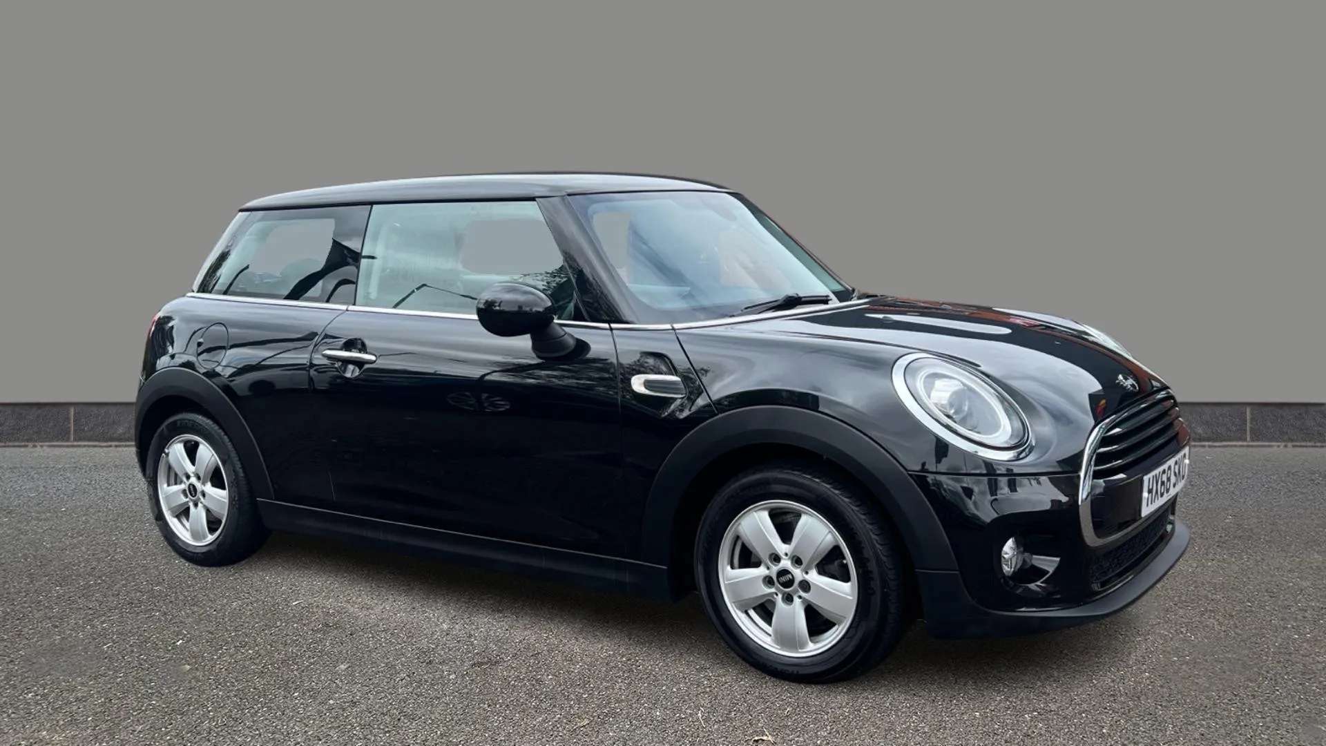 A 2018 MINI HATCH 1.5 Cooper Classic II A 2018 MINI HATCH 1.5 Cooper Classic II