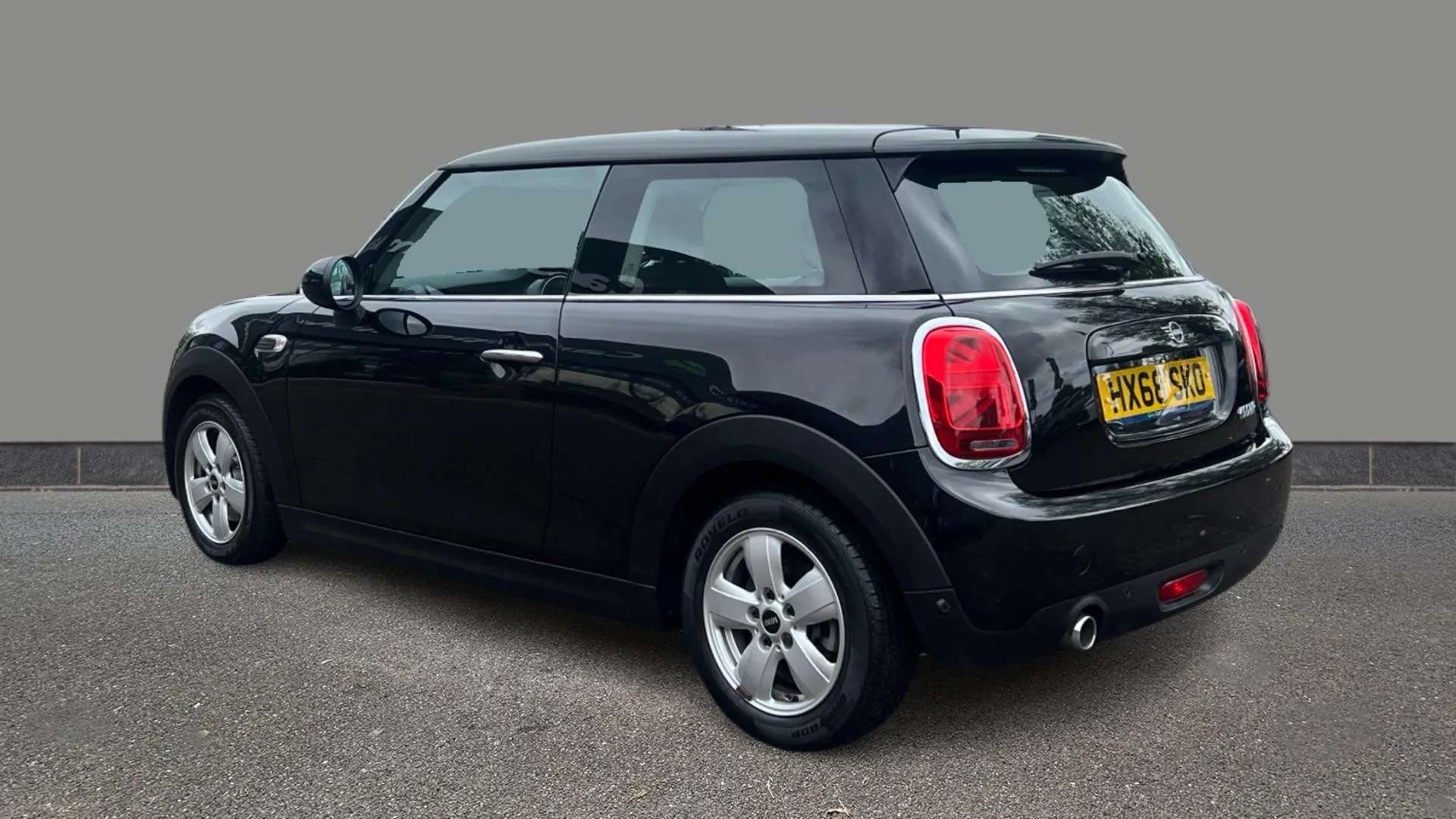 A 2018 MINI HATCH 1.5 Cooper Classic II A 2018 MINI HATCH 1.5 Cooper Classic II