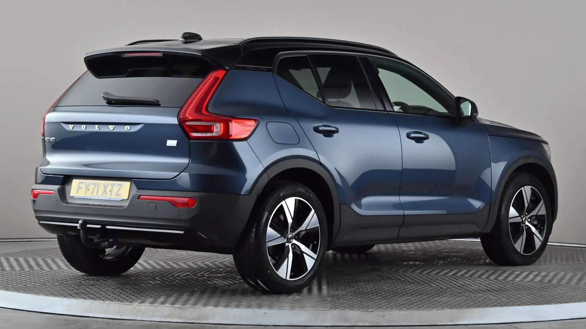 2021 VOLVO XC40 2021 VOLVO XC40