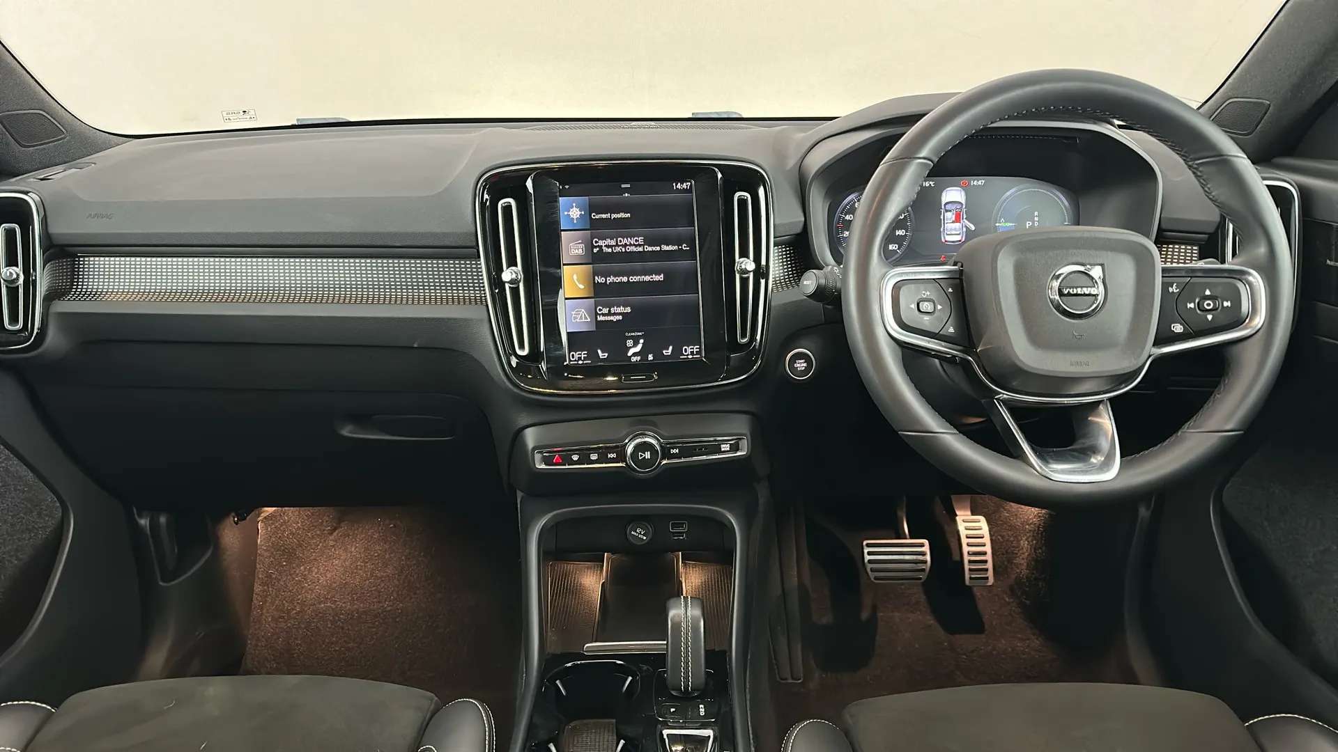 2021 VOLVO XC40 2021 VOLVO XC40