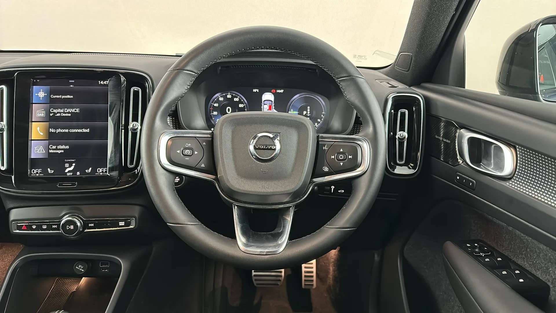 2021 VOLVO XC40 2021 VOLVO XC40