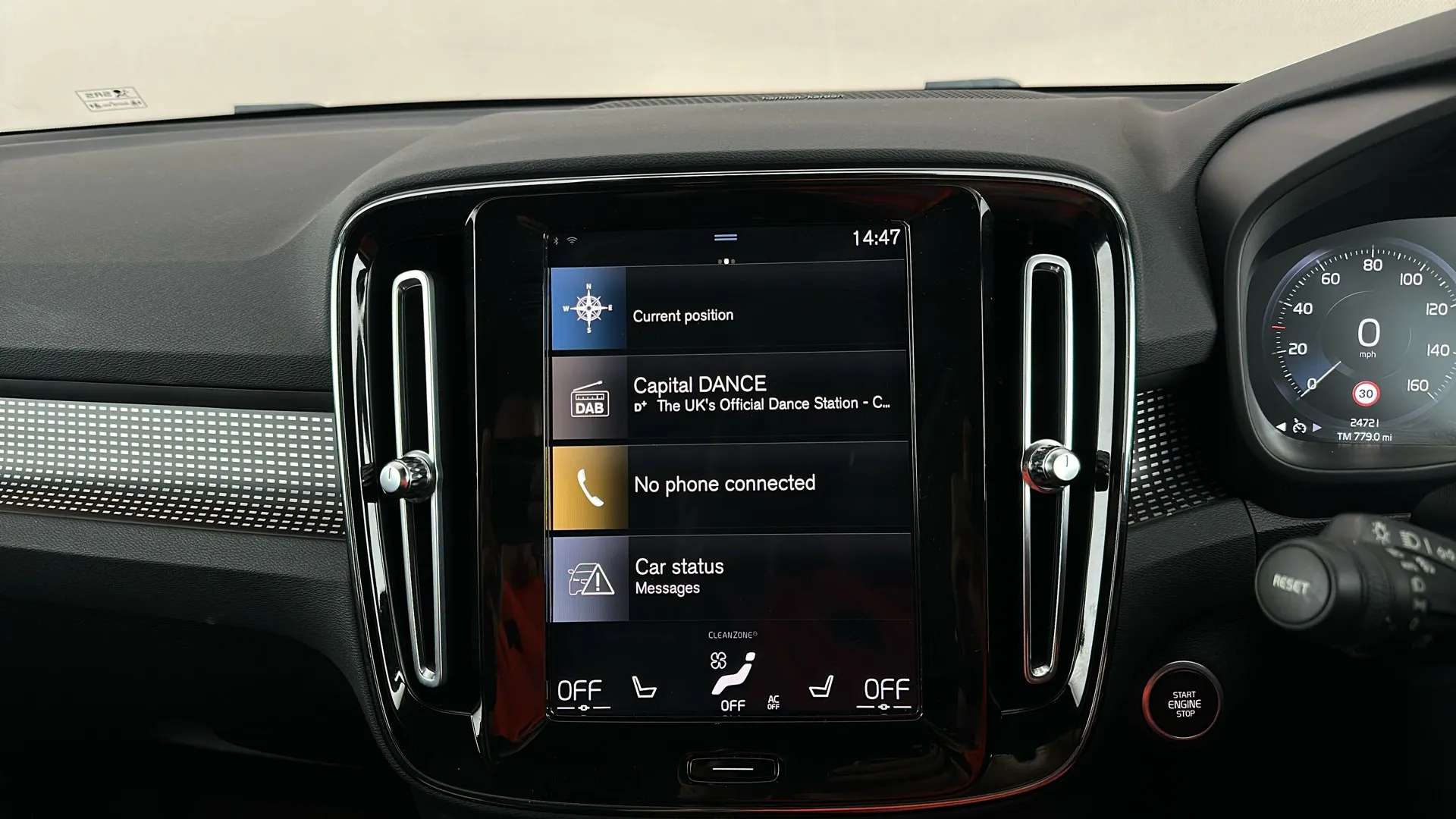 2021 VOLVO XC40 2021 VOLVO XC40