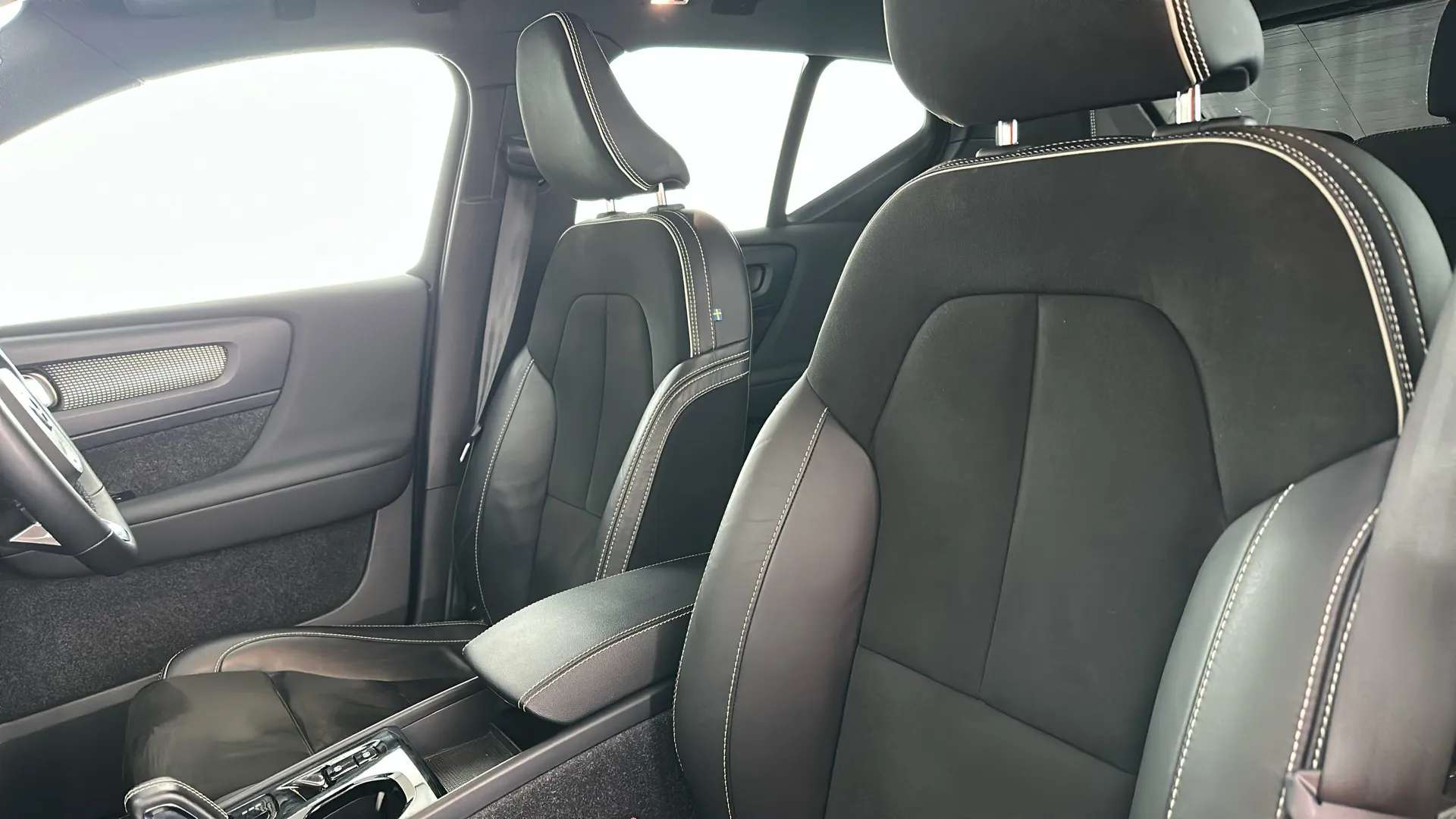 2021 VOLVO XC40 2021 VOLVO XC40