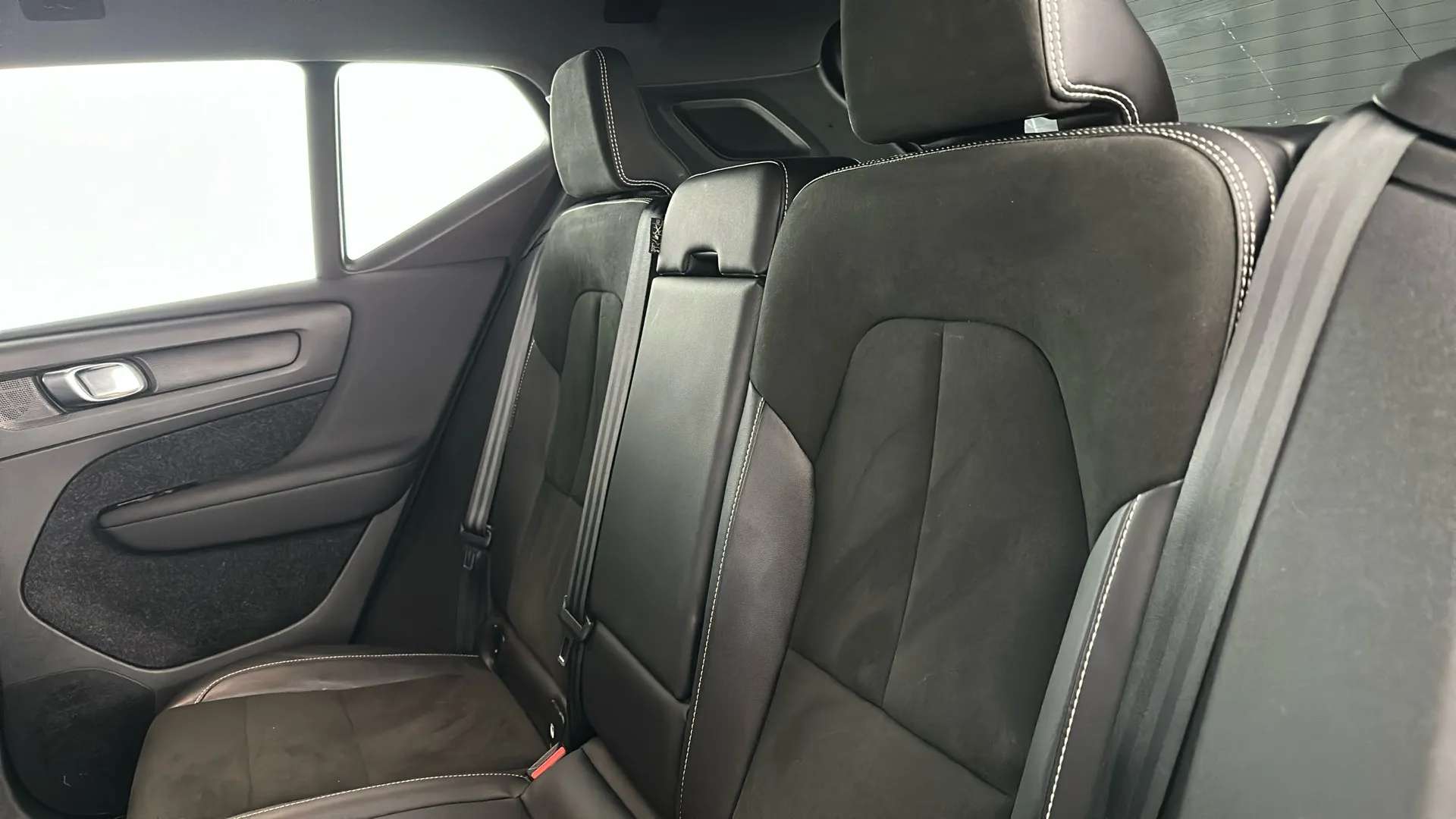 2021 VOLVO XC40 2021 VOLVO XC40