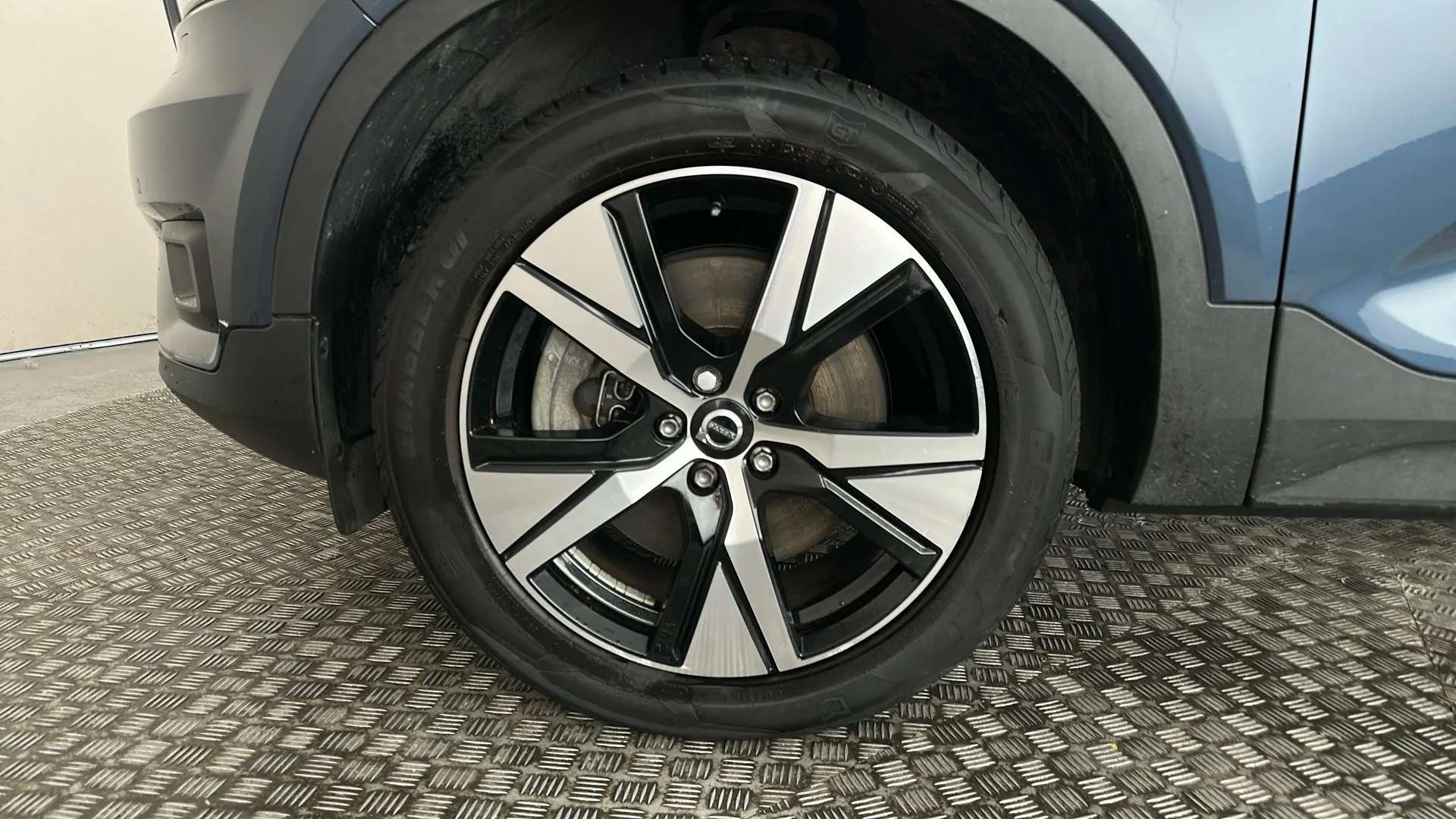 2021 VOLVO XC40 2021 VOLVO XC40