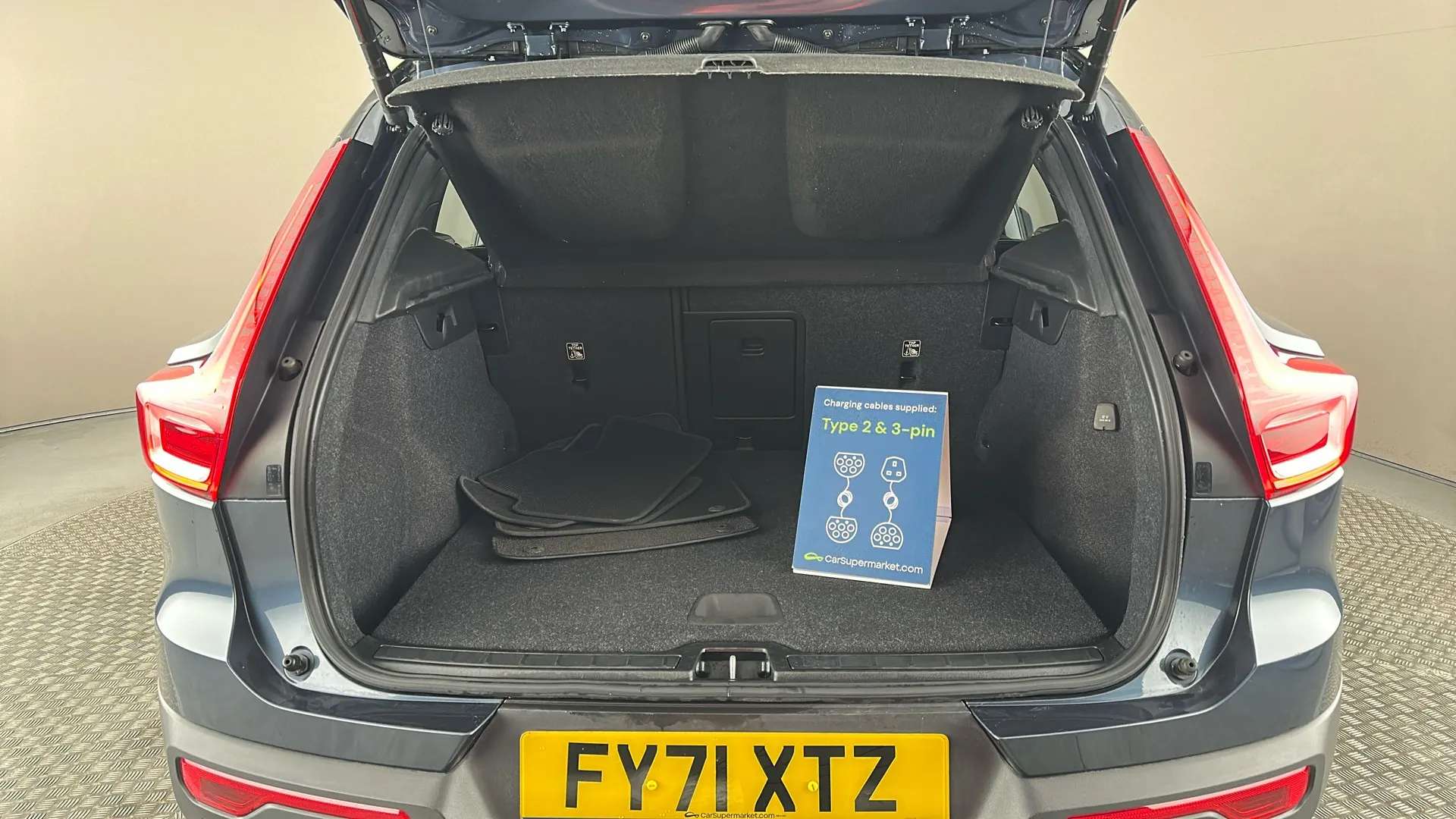 2021 VOLVO XC40 2021 VOLVO XC40