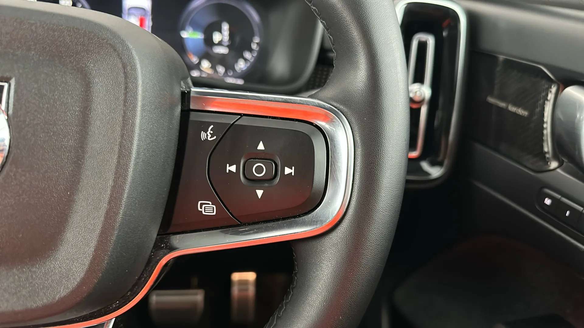 2021 VOLVO XC40 2021 VOLVO XC40