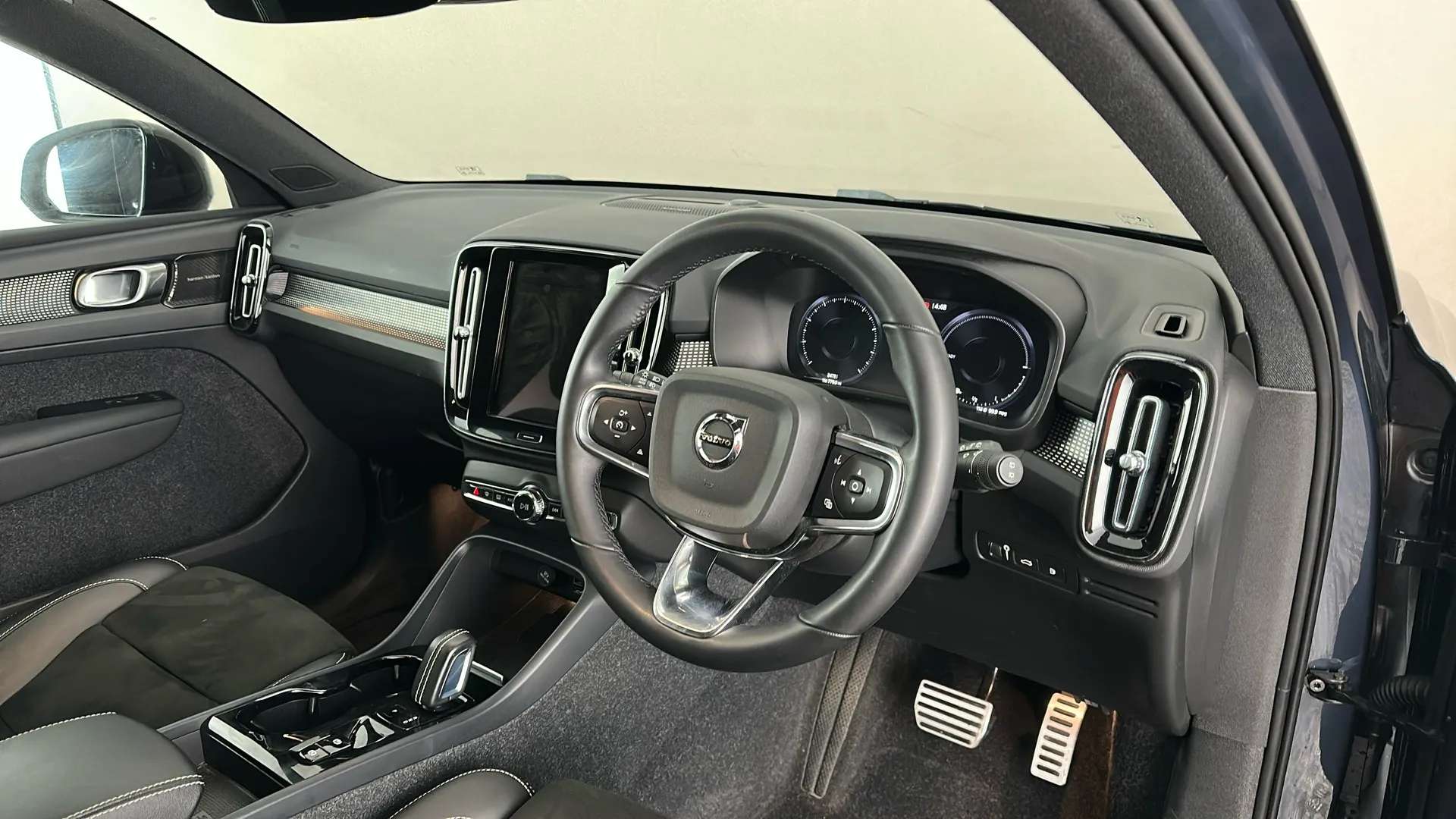 2021 VOLVO XC40 2021 VOLVO XC40