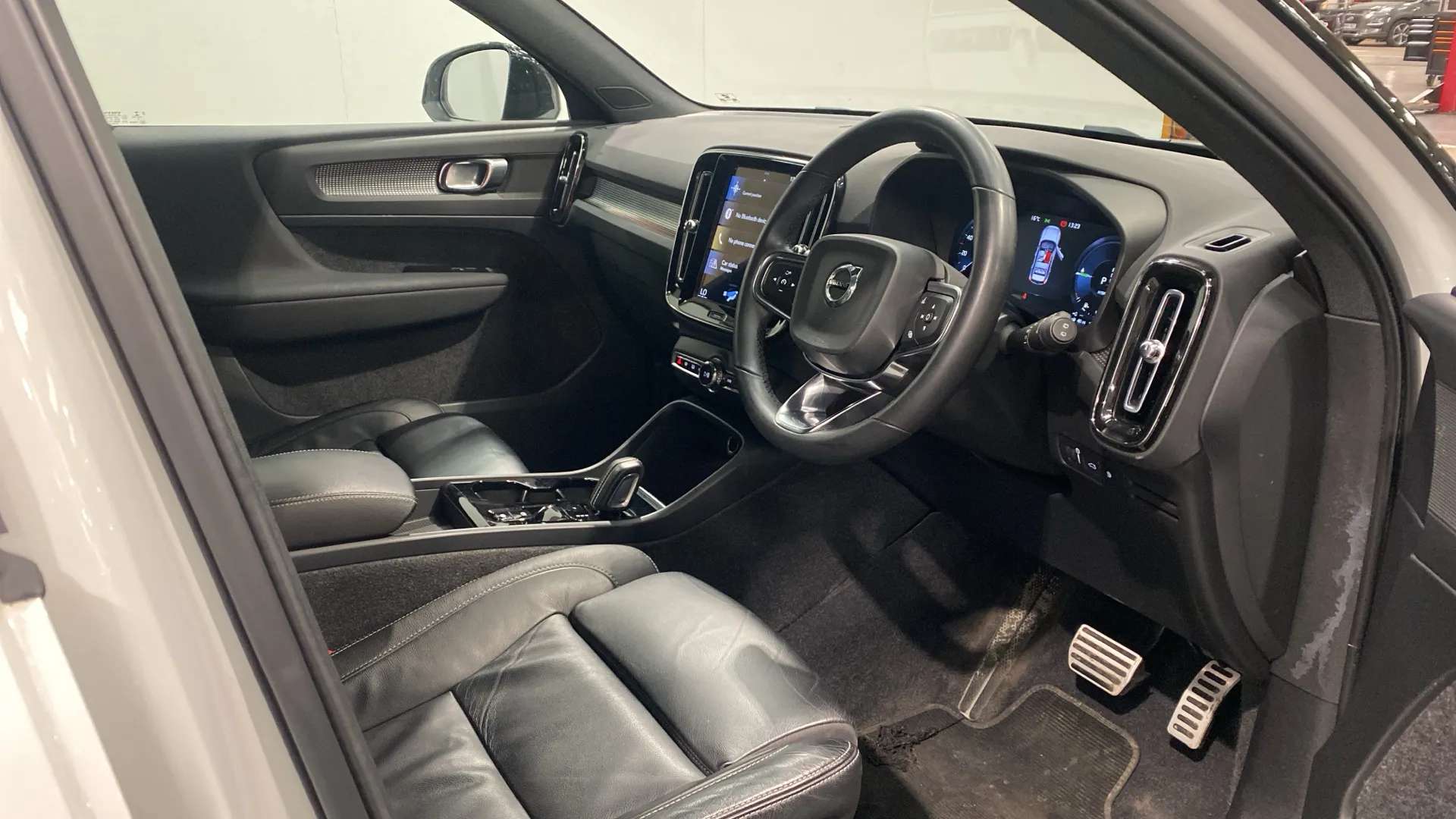 A 2021 VOLVO XC40 1.5 T4 Recharge PHEV R DESIGN Auto A 2021 VOLVO XC40 1.5 T4 Recharge PHEV R DESIGN Auto