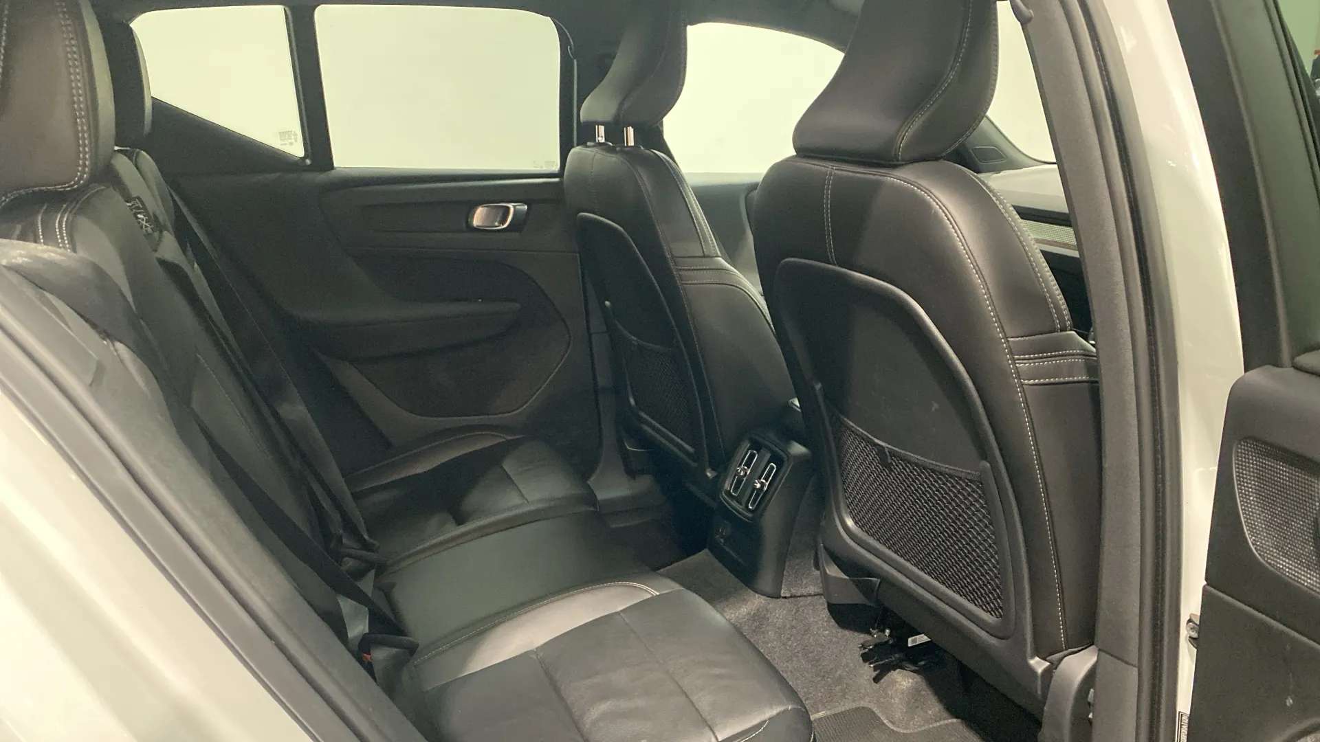 A 2021 VOLVO XC40 1.5 T4 Recharge PHEV R DESIGN Auto A 2021 VOLVO XC40 1.5 T4 Recharge PHEV R DESIGN Auto