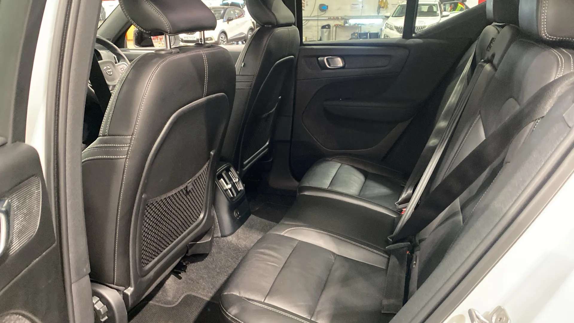 A 2021 VOLVO XC40 1.5 T4 Recharge PHEV R DESIGN Auto A 2021 VOLVO XC40 1.5 T4 Recharge PHEV R DESIGN Auto