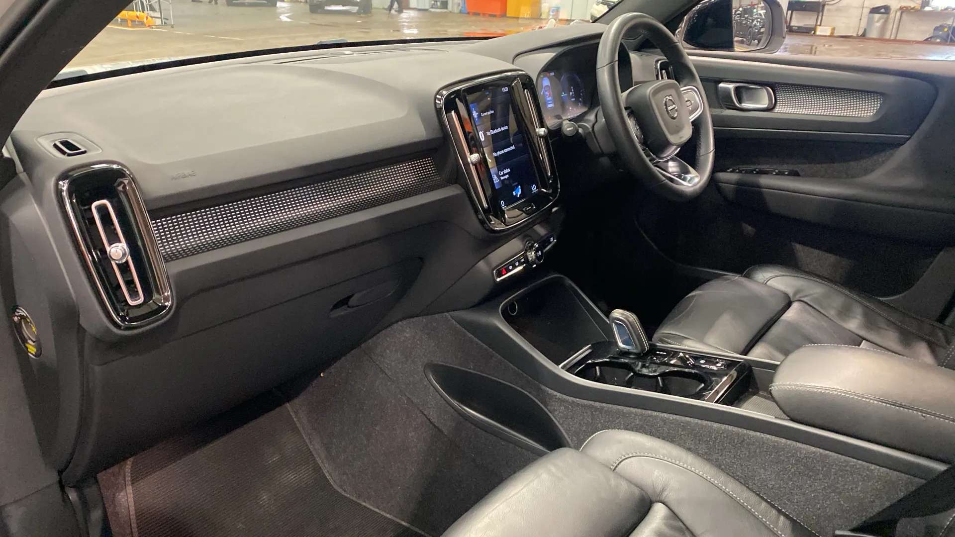 2021 VOLVO XC40 2021 VOLVO XC40